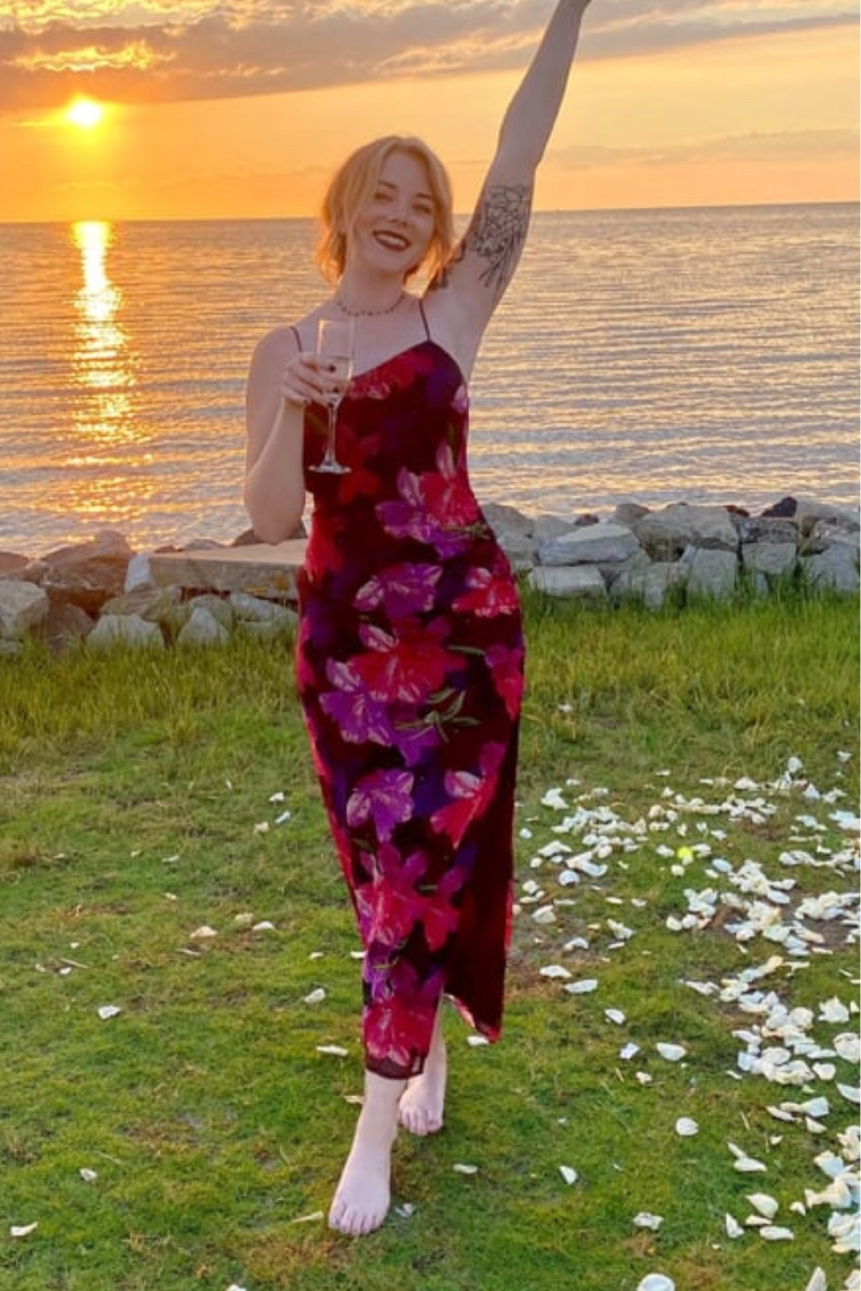 This summer wedding guest is amazing!

Floral midi dress, midi wedding guest dress

#LTKFind #LTKwedding #LTKunder100