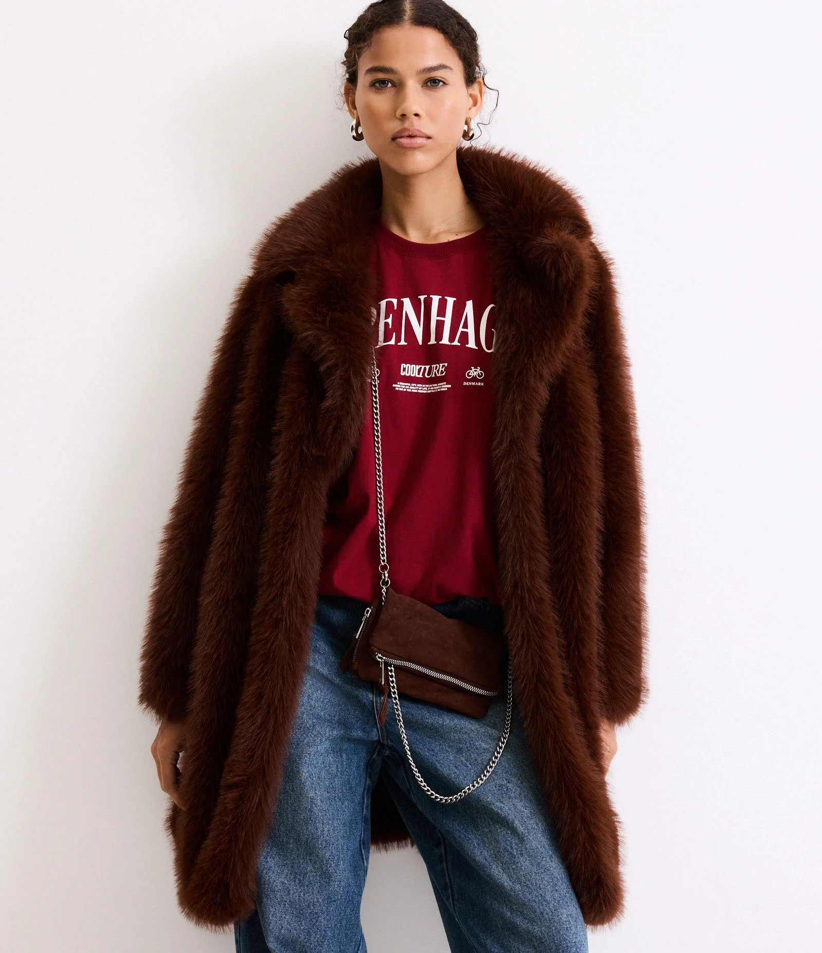 Casaco Alongado Peluciado com Lapela na Gola Marrom - Lojas Renner | Renner (BR)