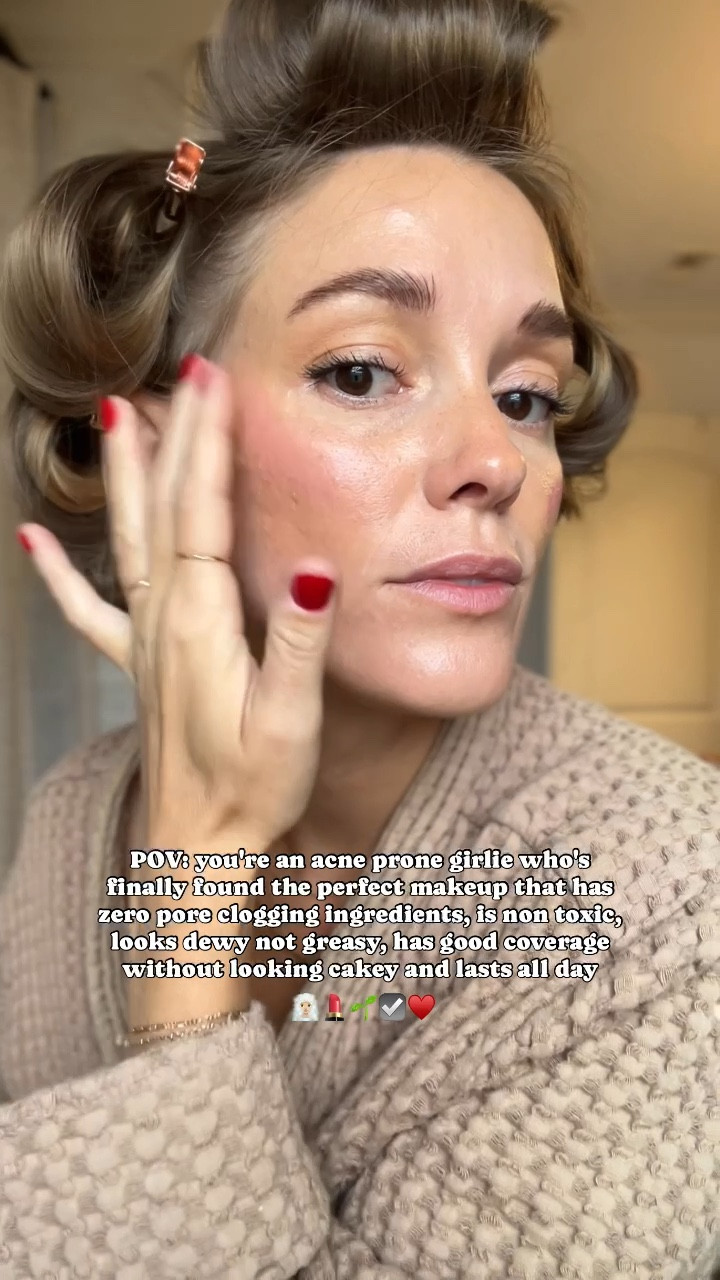 the absolute PERFECT makeup for acne prone people! and yes you need the serum! it feels like actual velvet on your skin and allows the other products to blend in perfectly. don't forget to add their product brush to your cart either--it melts the products into your skin and blends them so beautifully!
concealer shade- ecru
bronzer shade- i use the minimalist stick in a darker shade, buff (bc their bronzer has 1-2 ingredients that could clog pores)
blush shade- cheeky

#LTKFindsUnder50 #LTKVideo #LTKBeauty