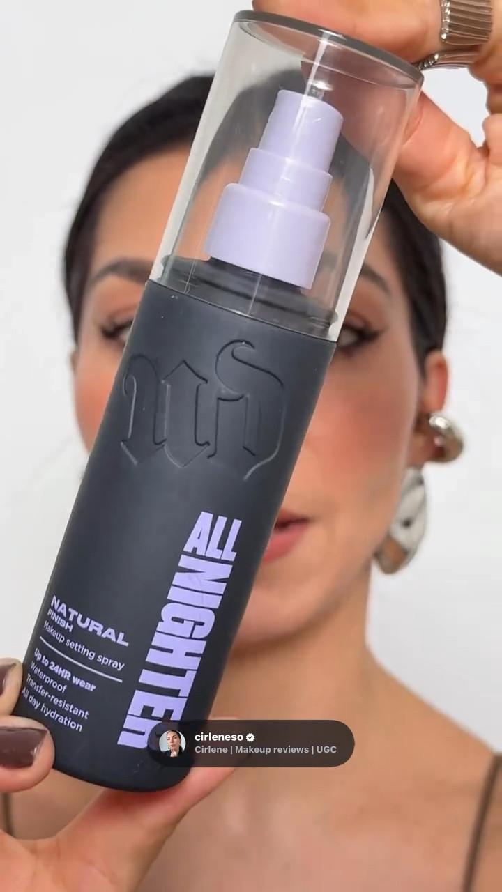 Quer make intacta o dia todo? 💦✨
Esses são os 3 fixadores que estou usando no momento — testados e aprovados! Salva esse vídeo ✨
@lorealparis @urbandecaycosmetics @charlottetilbury 
#brumafixadora #maquiagem #settingspray #makeup Link LTK