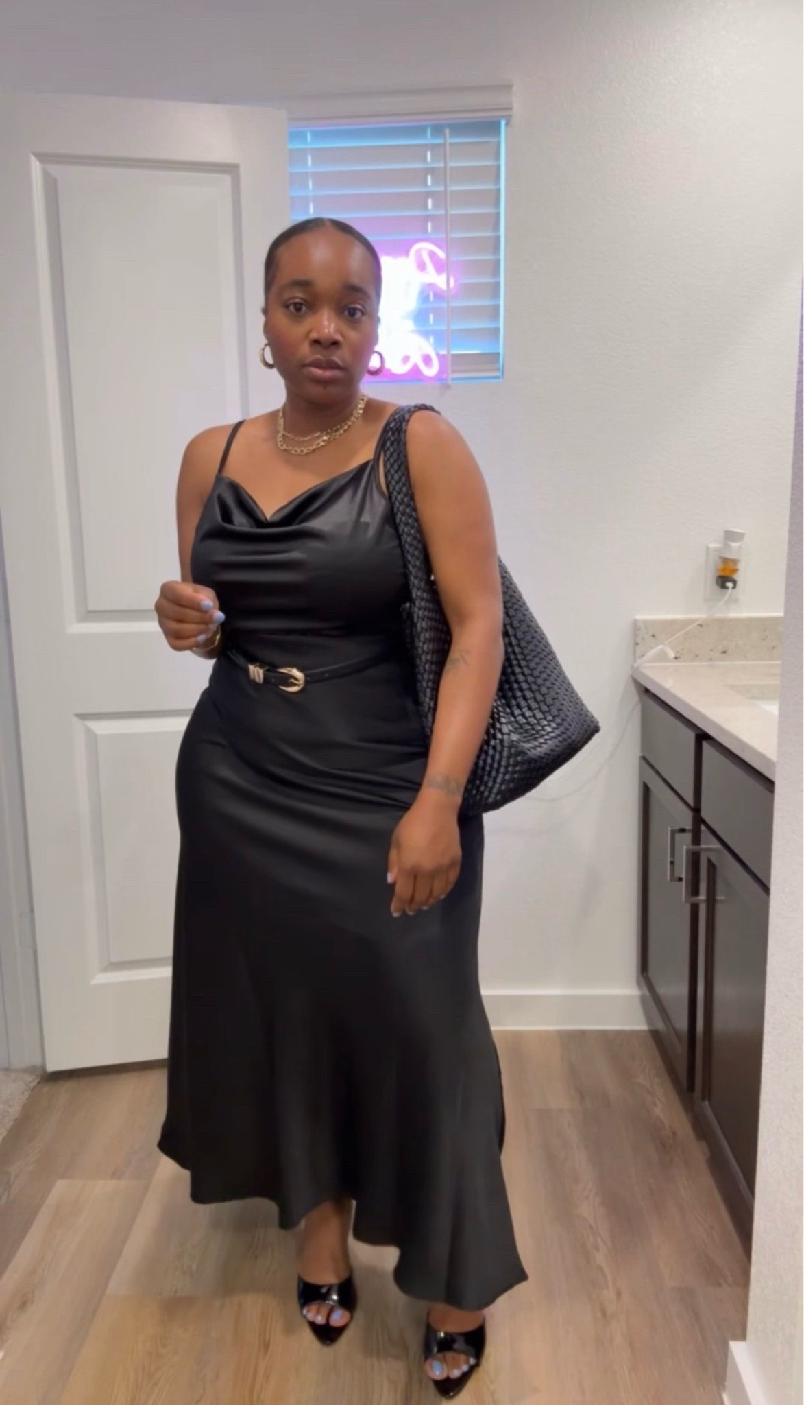 An effortless dress you'll reach for again and again. 🖤

Classic silhouettes, gold accessories, and a few intentional details are all you need. Shop the look in my LTK. ✨

#LTKU #LTKMidsize
