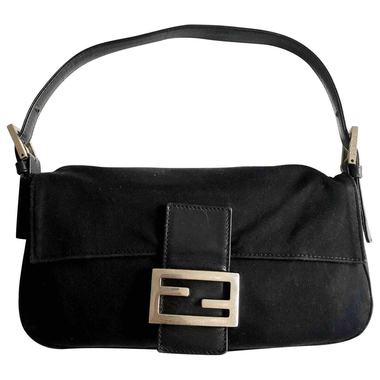 Fendi Baguette Black handbag for Women | Vestiaire Collective (Global)