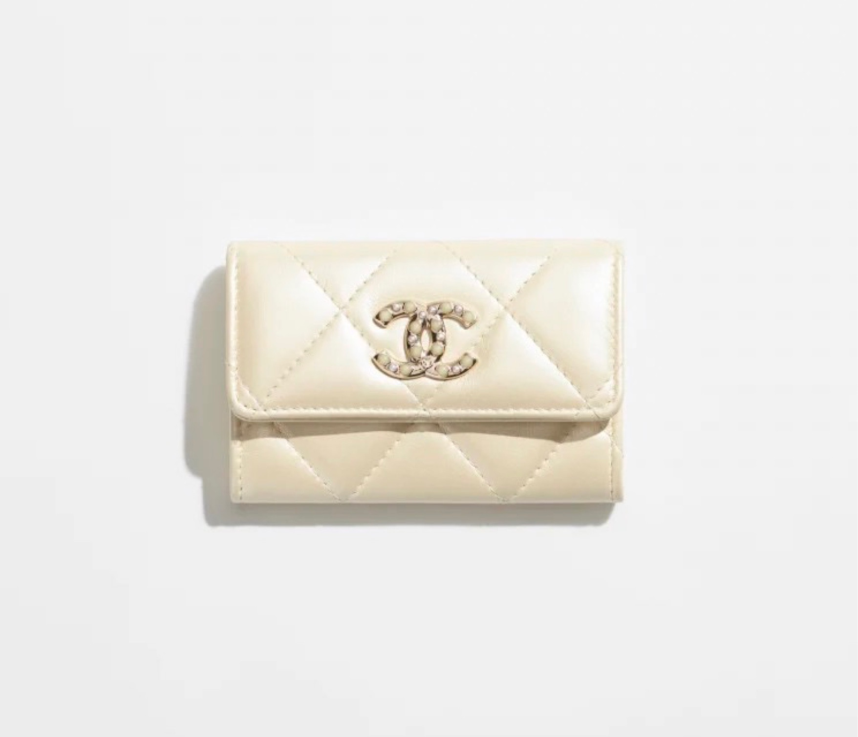 ✨Chanel card holder for you! Shop yours 

#LTKitbag #LTKFind #LTKSale