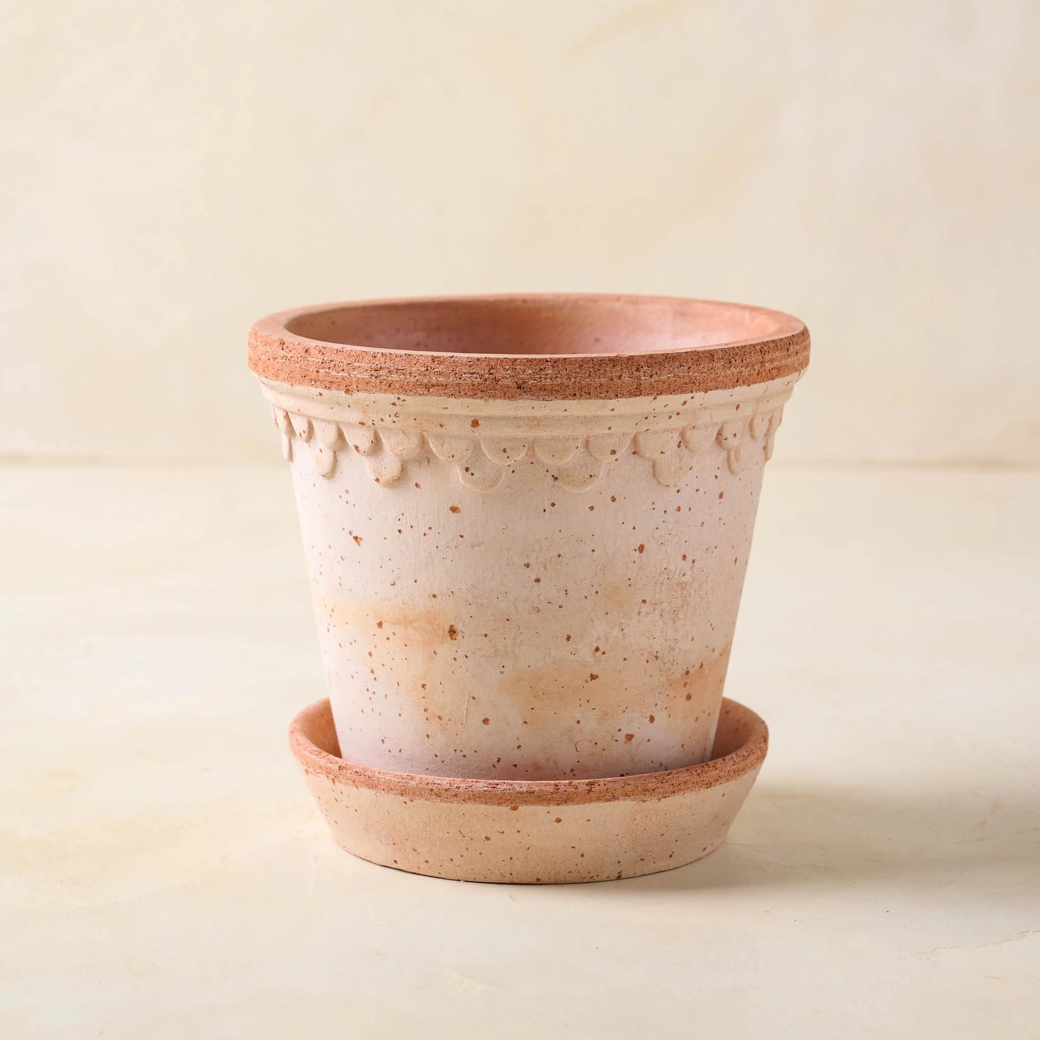 Terracotta Bergs Pot | Magnolia