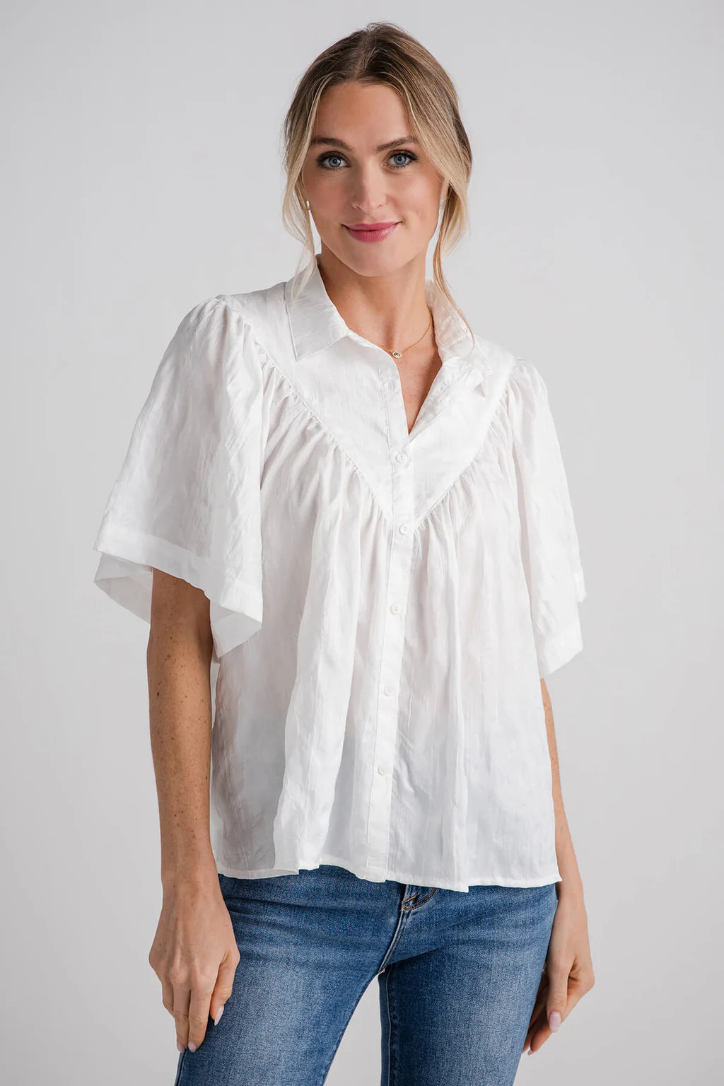 En Creme Crinkled Button Front Top | Social Threads