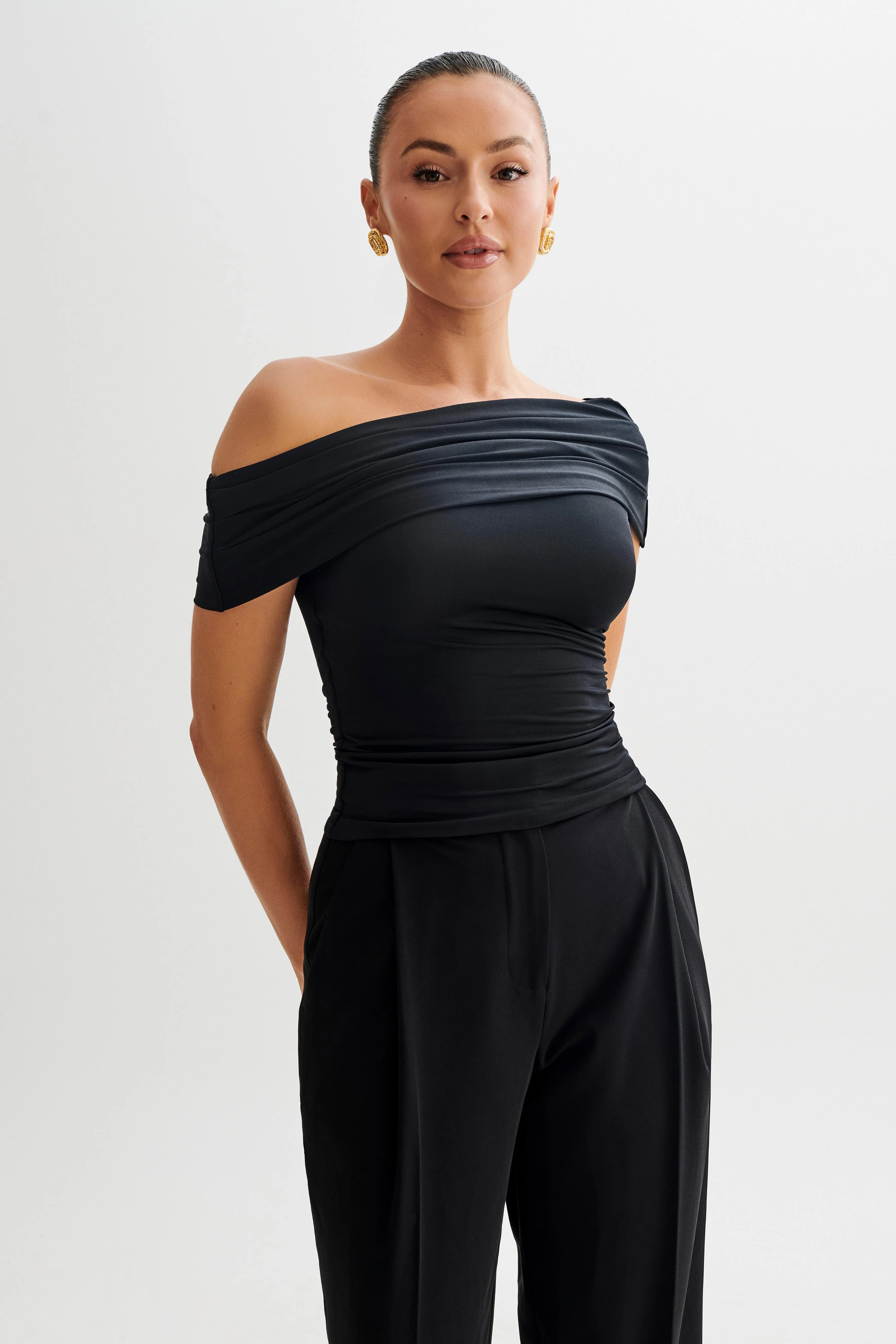 Cassandra Off Shoulder Slinky Top - Black | MESHKI US