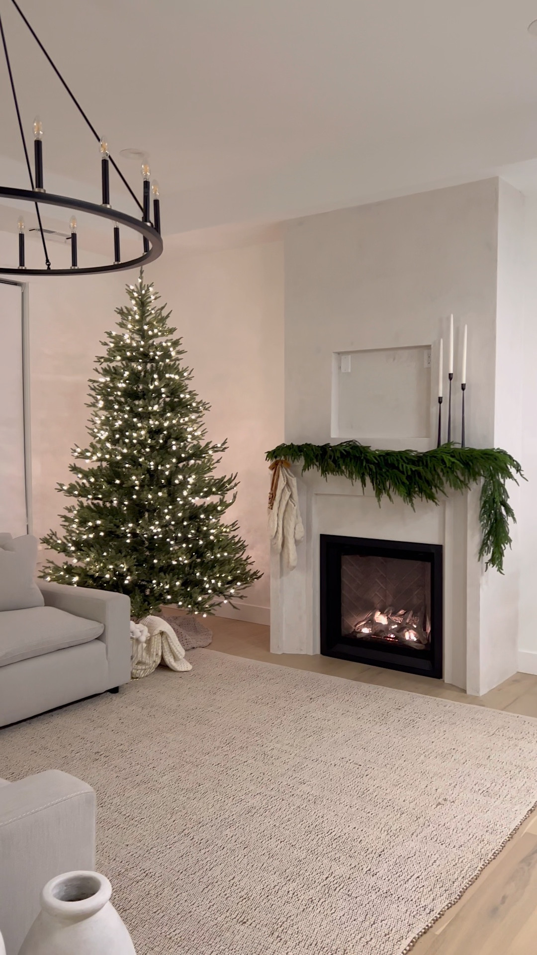 Christmas decor 🎄#LTKHoliday #LTKhome

#LTKSeasonal