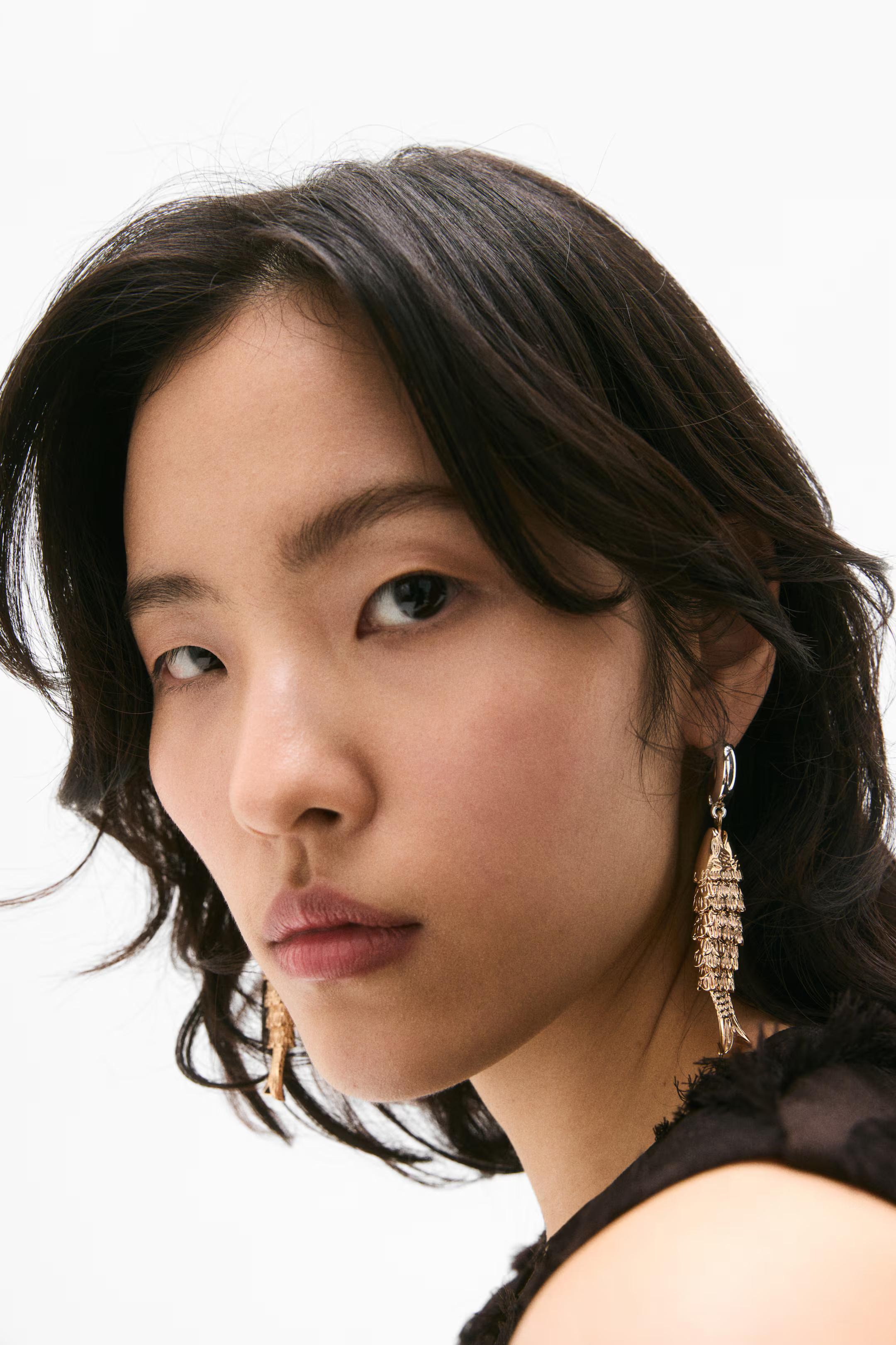 Fish-Pendant Earrings - Gold-colored/silver-colored - Ladies | H&M US | H&M (US + CA)