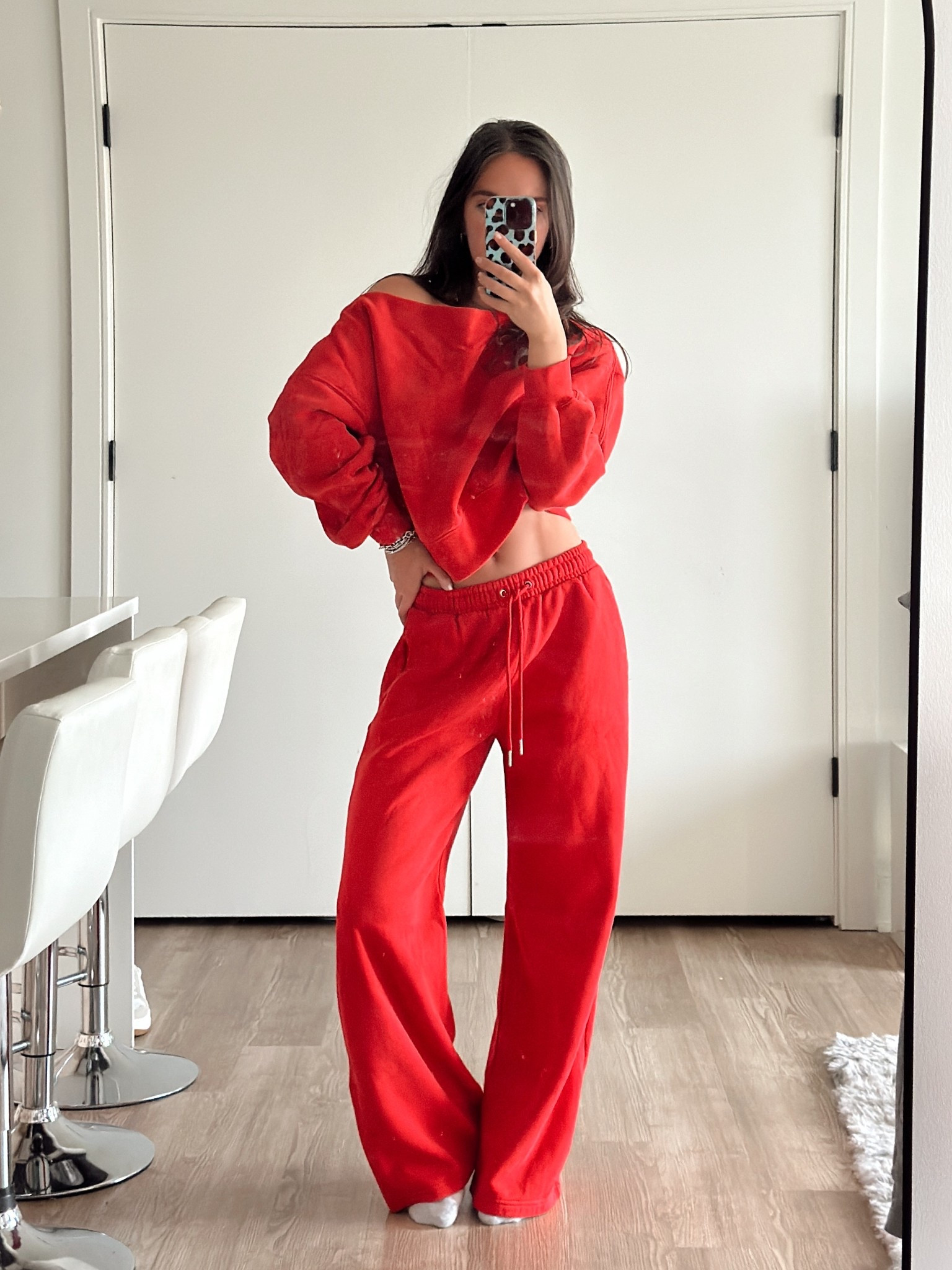 Abercrombie sweats >>>

#LTKStyleTip #LTKSaleAlert #LTKSeasonal