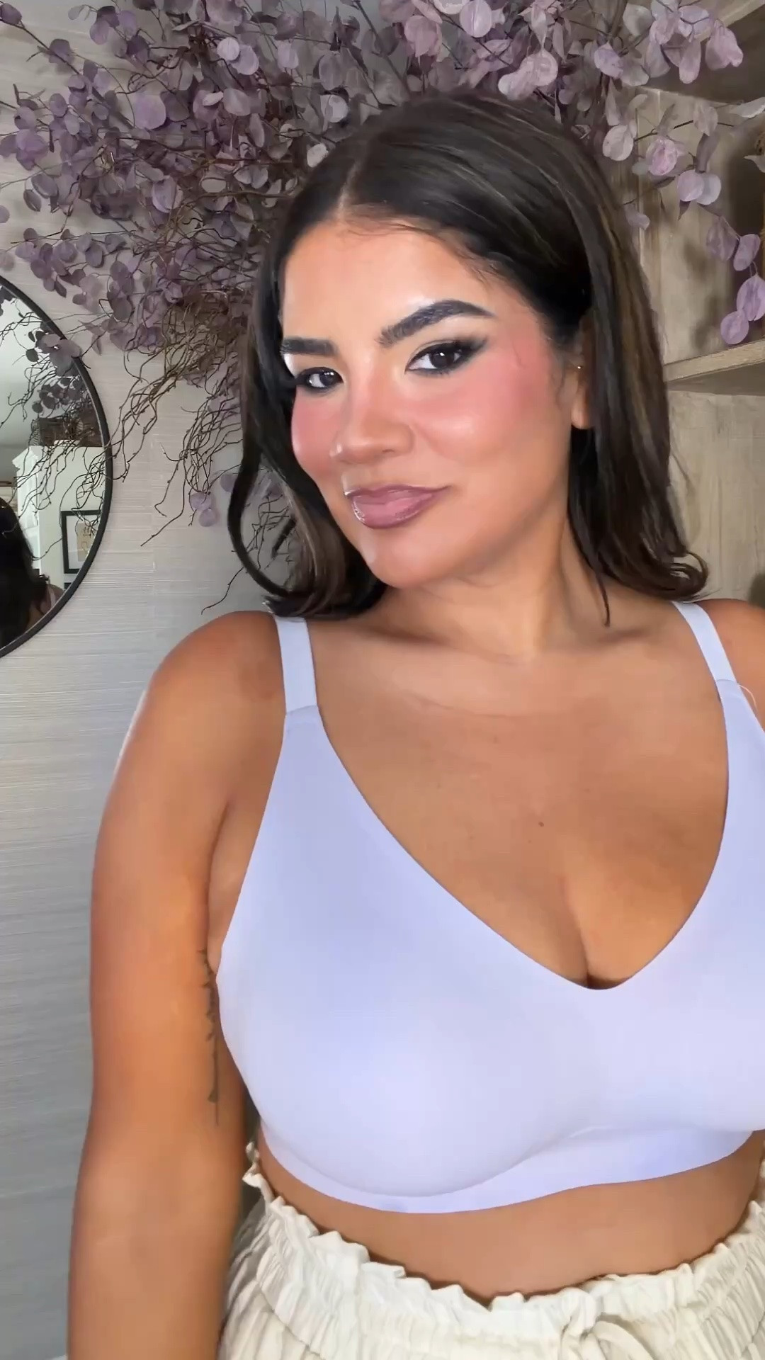 Wearing a Large 
5'9"-190lb- L/XL-36DD
Up to a size 3XL
Seamless
Wireless

#amazonfashion #frankietavares #affordableluxury #affiliatelink #outfitofthedia #bra

#LTKmomlife #LTKMidsize #LTKOver40
