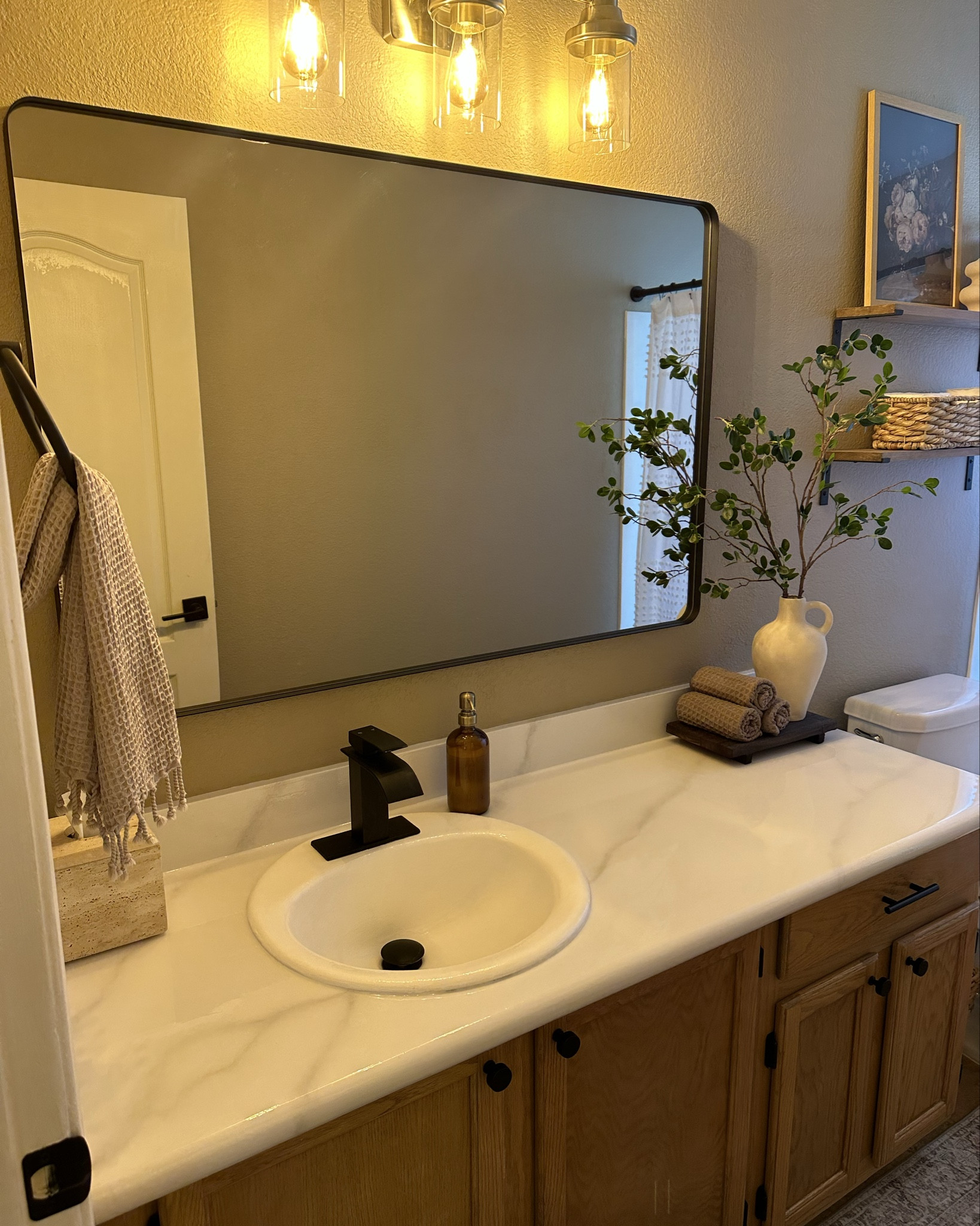 We updated our powder bathroom under $600 😍

#LTKFindsUnder50 #LTKHome #LTKFindsUnder100