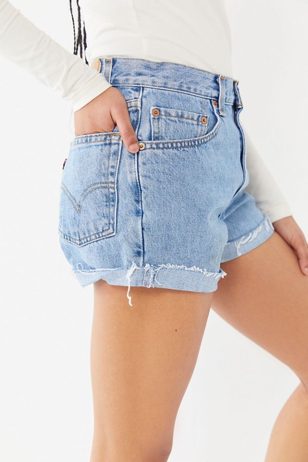 Urban Renewal Recycled Levi’s Cuffed Denim Short | Urban Outfitters (US and RoW)