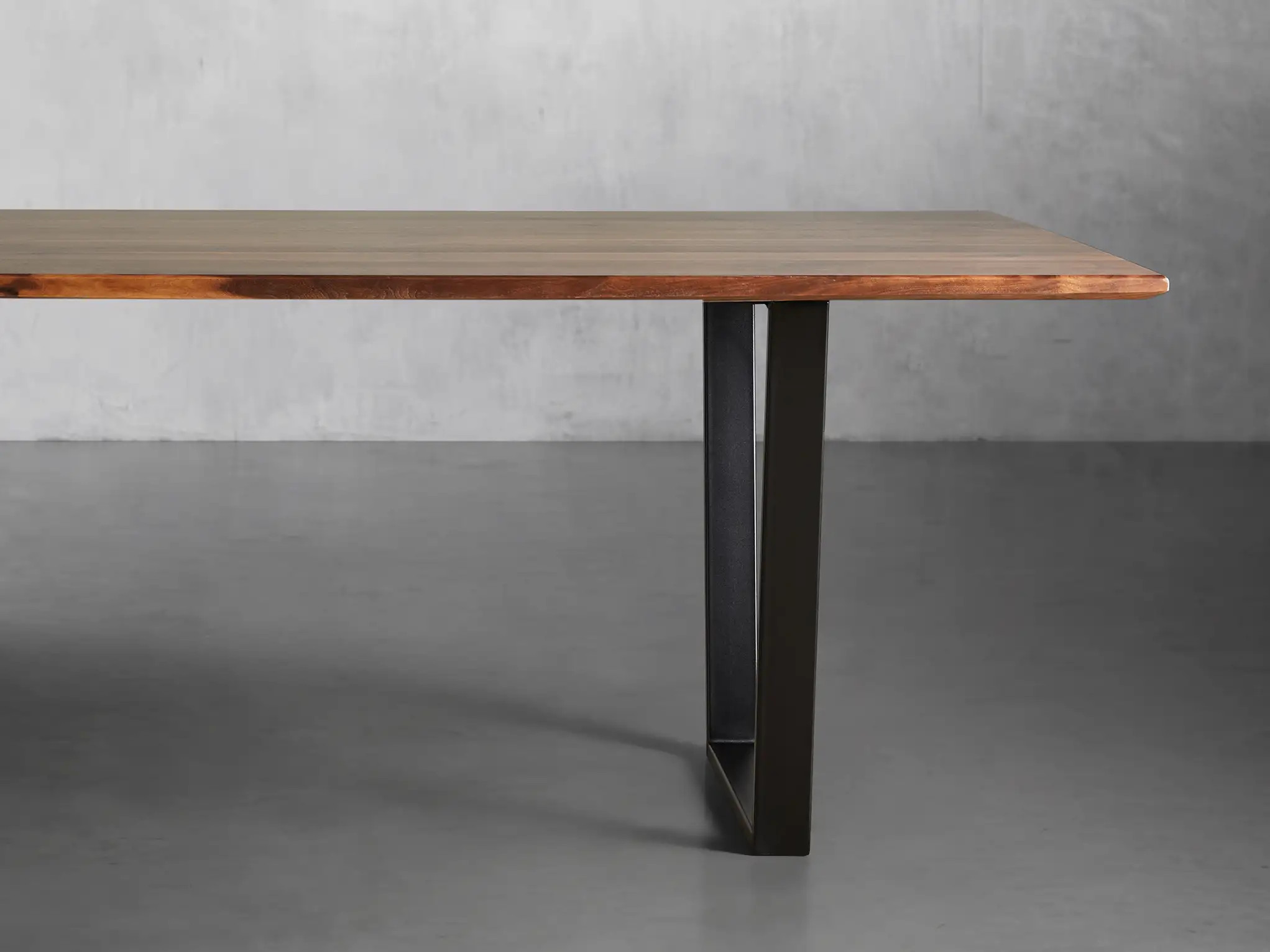 Jacob Dining Table with Hardyn Base | Arhaus