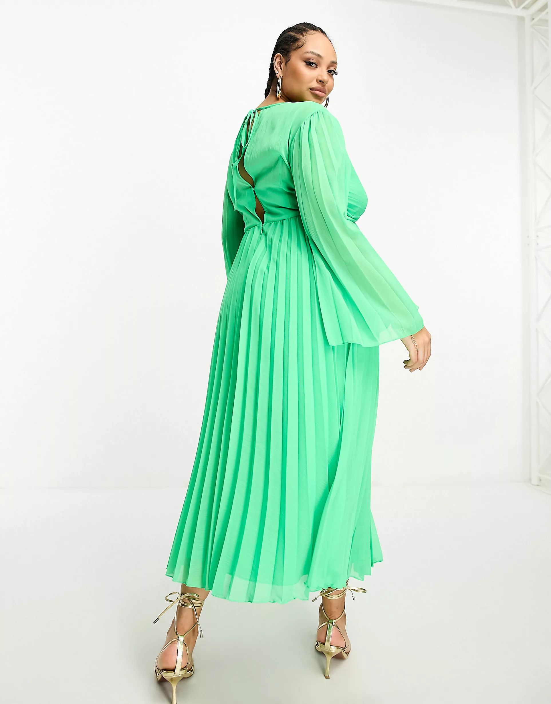ASOS DESIGN Curve tie back fluted sleeve pleated midi dress in green | ASOS (Global)
