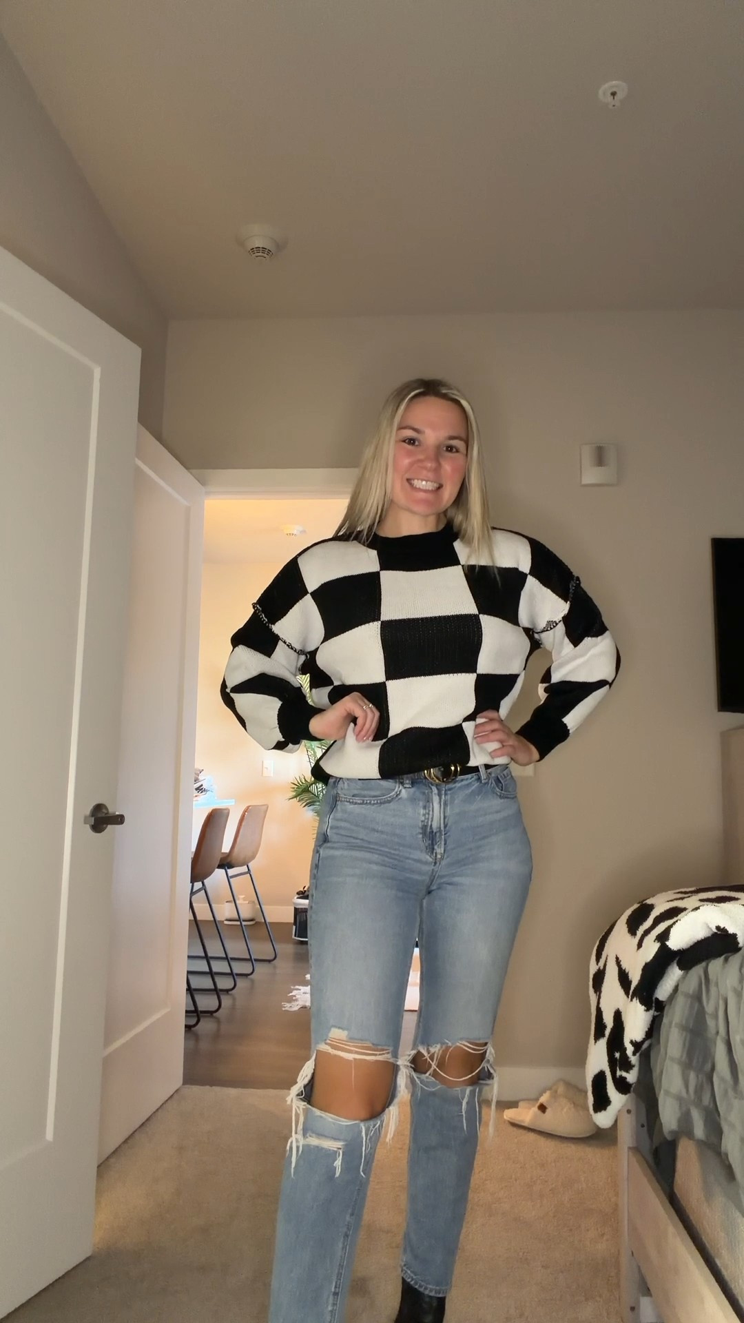 The perfect sweater - you can wear it with jeans or leggings! 


#LTKootd #LTKSeasonal #LTKFindsUnder100