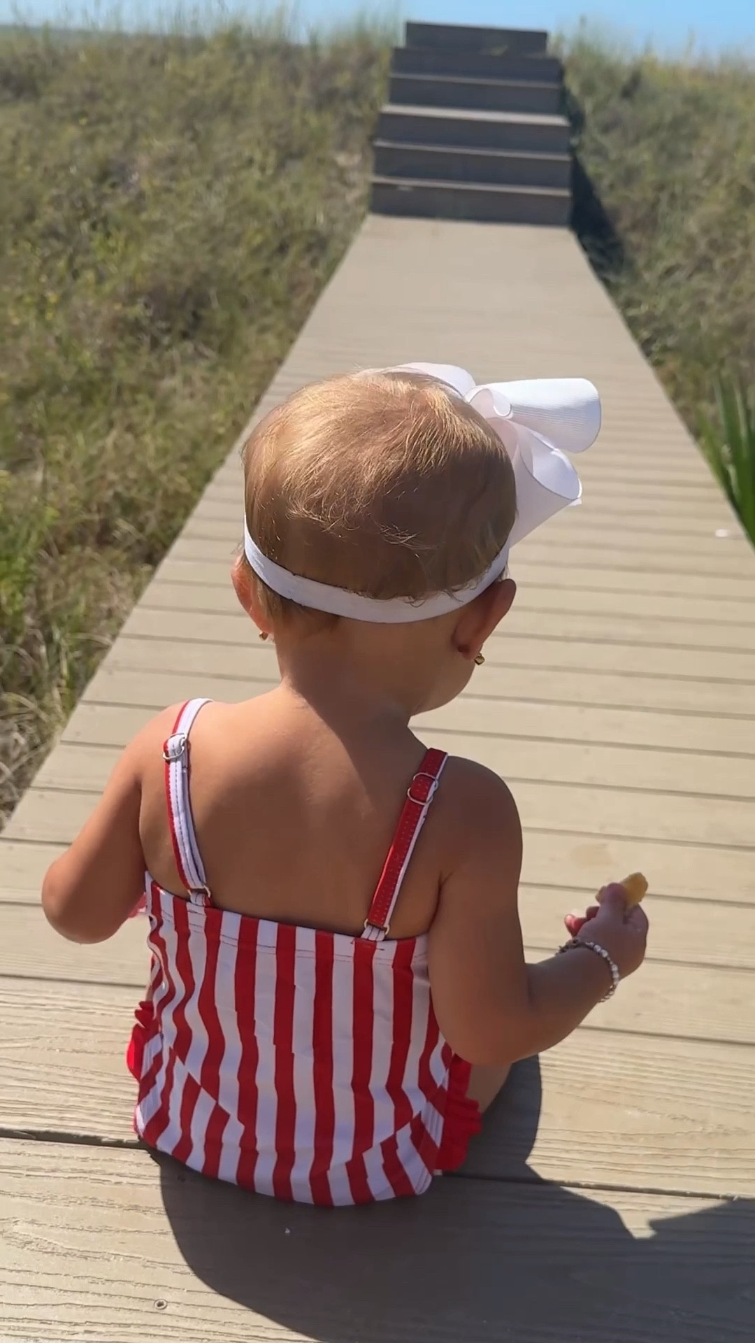 Big bows, tiny toes, and Amazon clothes 🎀 Linked her swimsuit in my bio! #MiniTrendsetter #AmazonBabyFinds


#LTKKids #LTKSwim #LTKBaby