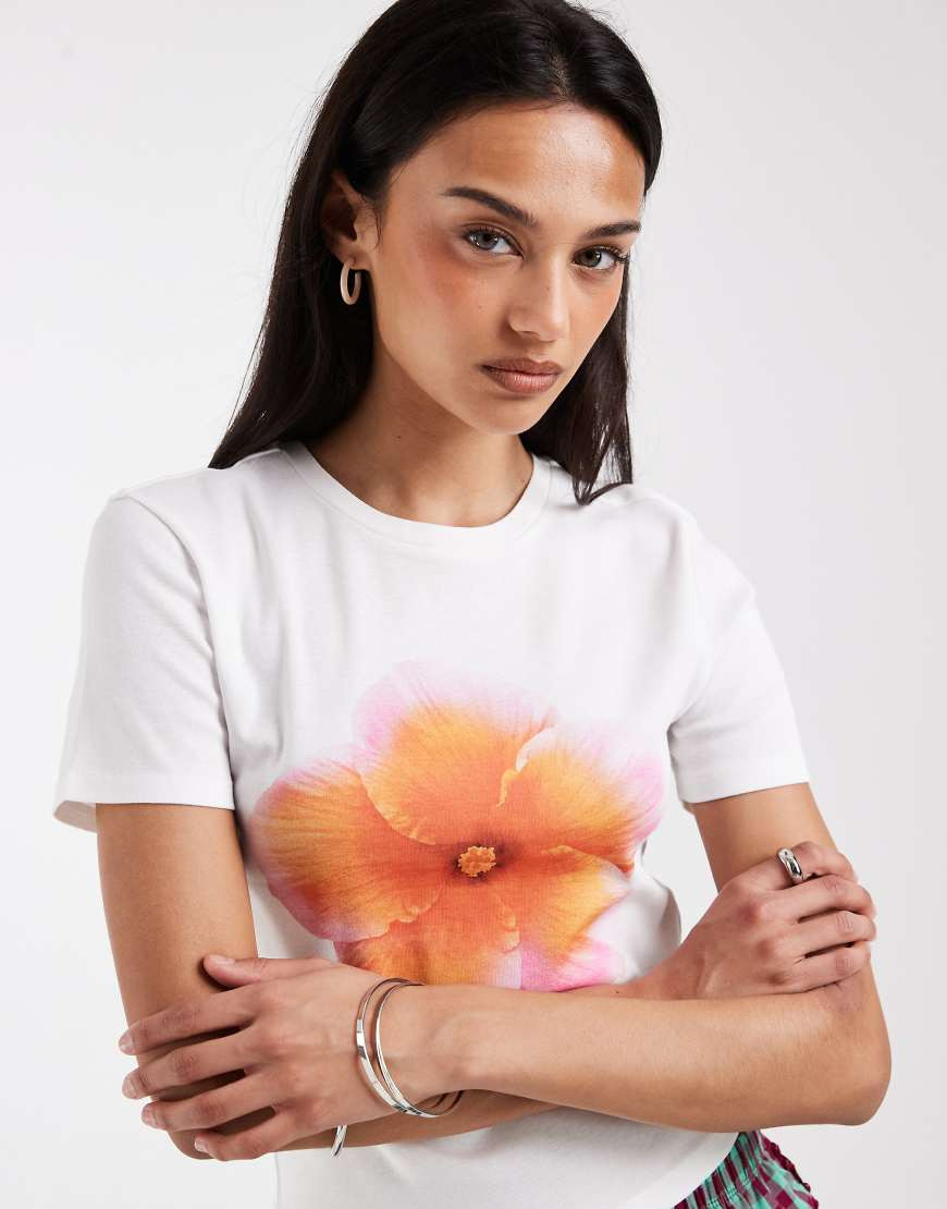 ONLY hibiscus flower print t-shirt in white | ASOS (Global)