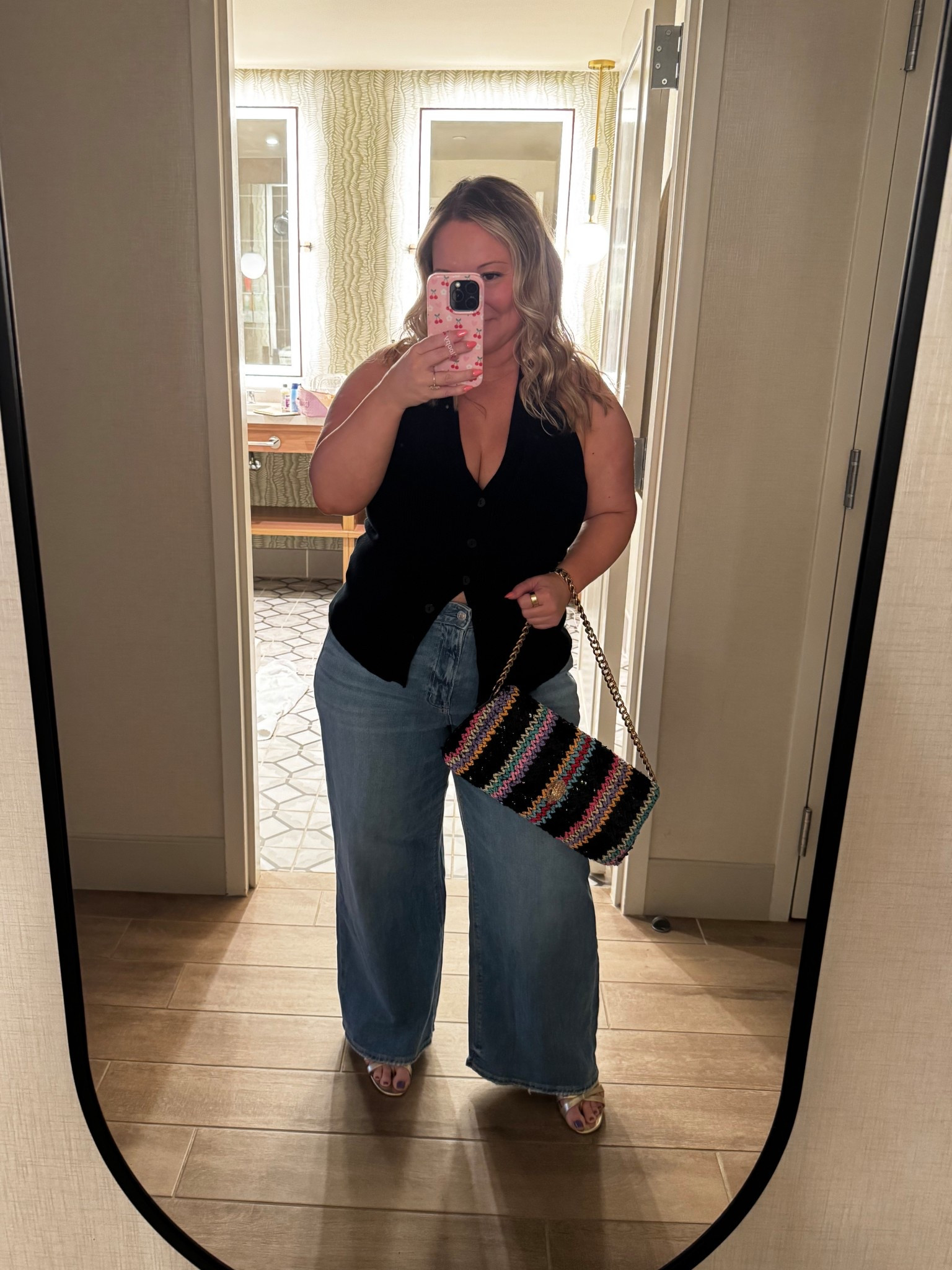 Abercrombie top size LARGE 
Jeans size 14 SHORT 

Date night outfit, jeans, American Eagle

#LTKMidsize #LTKPetite #LTKSaleAlert