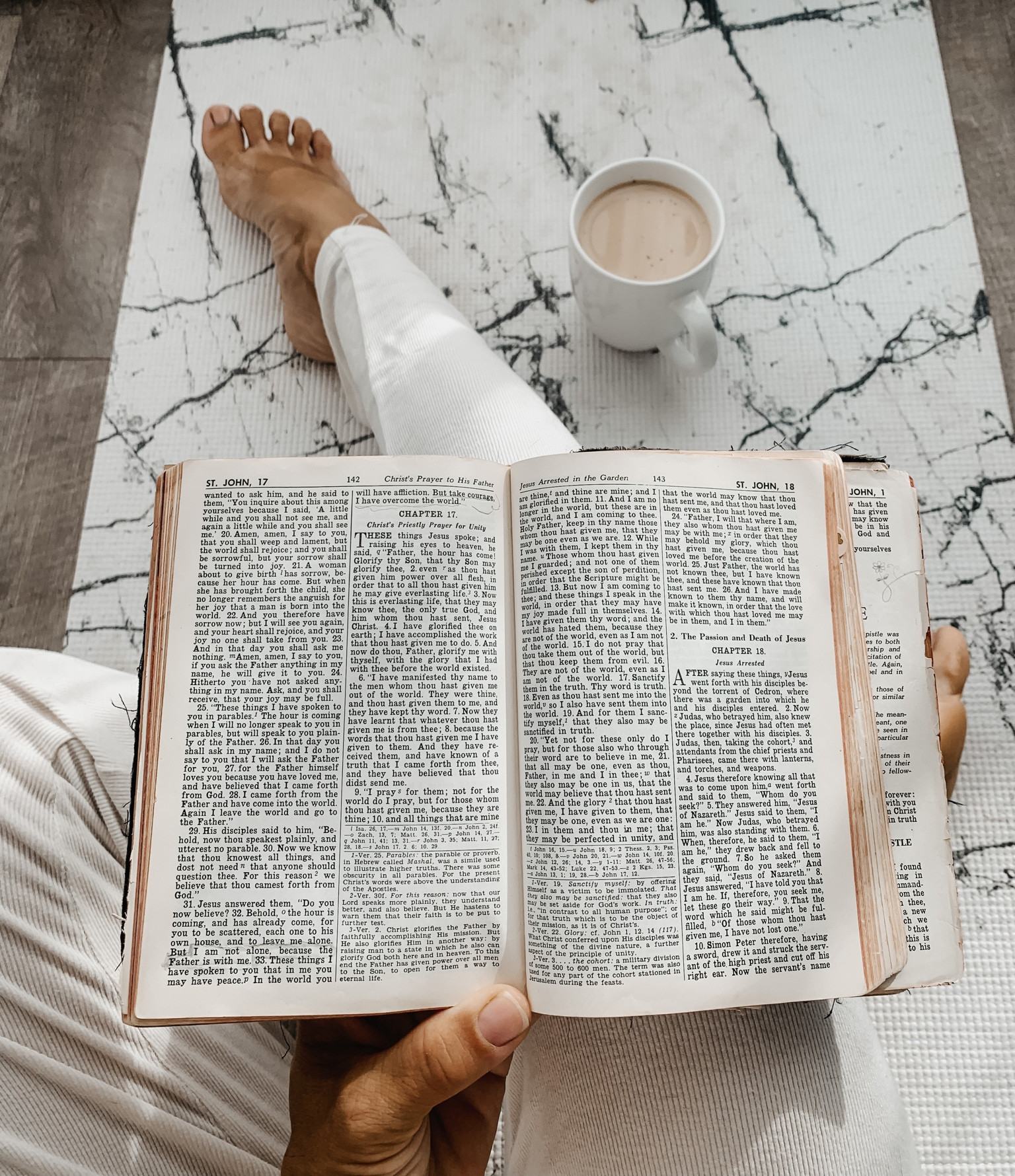 Happy week ahead 🤍
I hope your morning is beginning beautifully 

#LTKhome