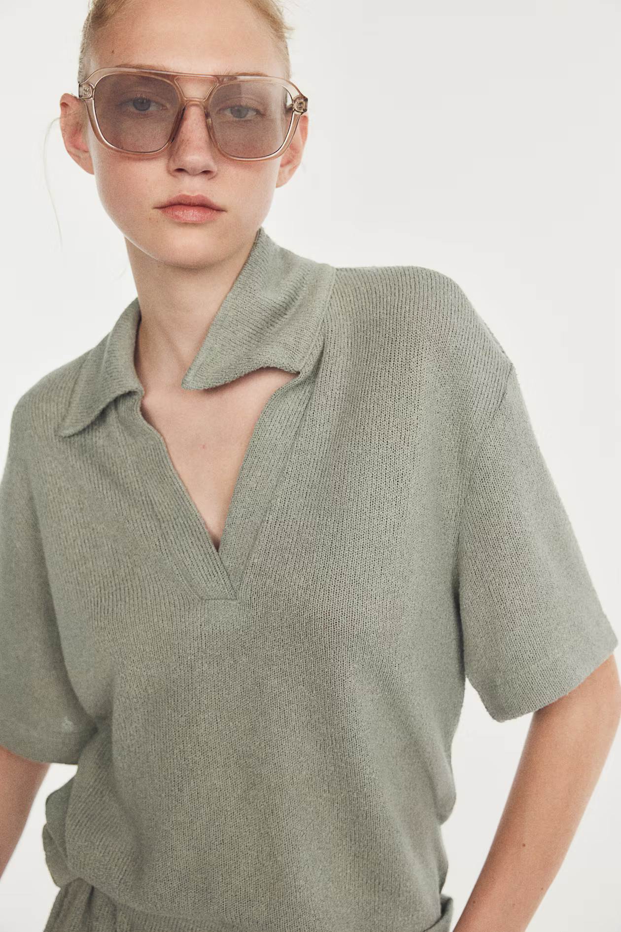 Collared top - Sage green - Ladies | H&M GB | H&M (UK, MY, IN, SG, PH, TW, HK)