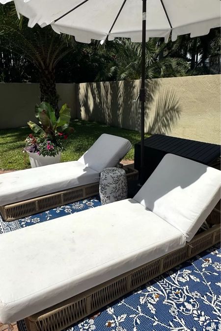Chaise lounge sun lounge poolside patio furniture, grandmillennial porch, entertaining outdoor area, poolside area

#LTKHome #LTKSaleAlert