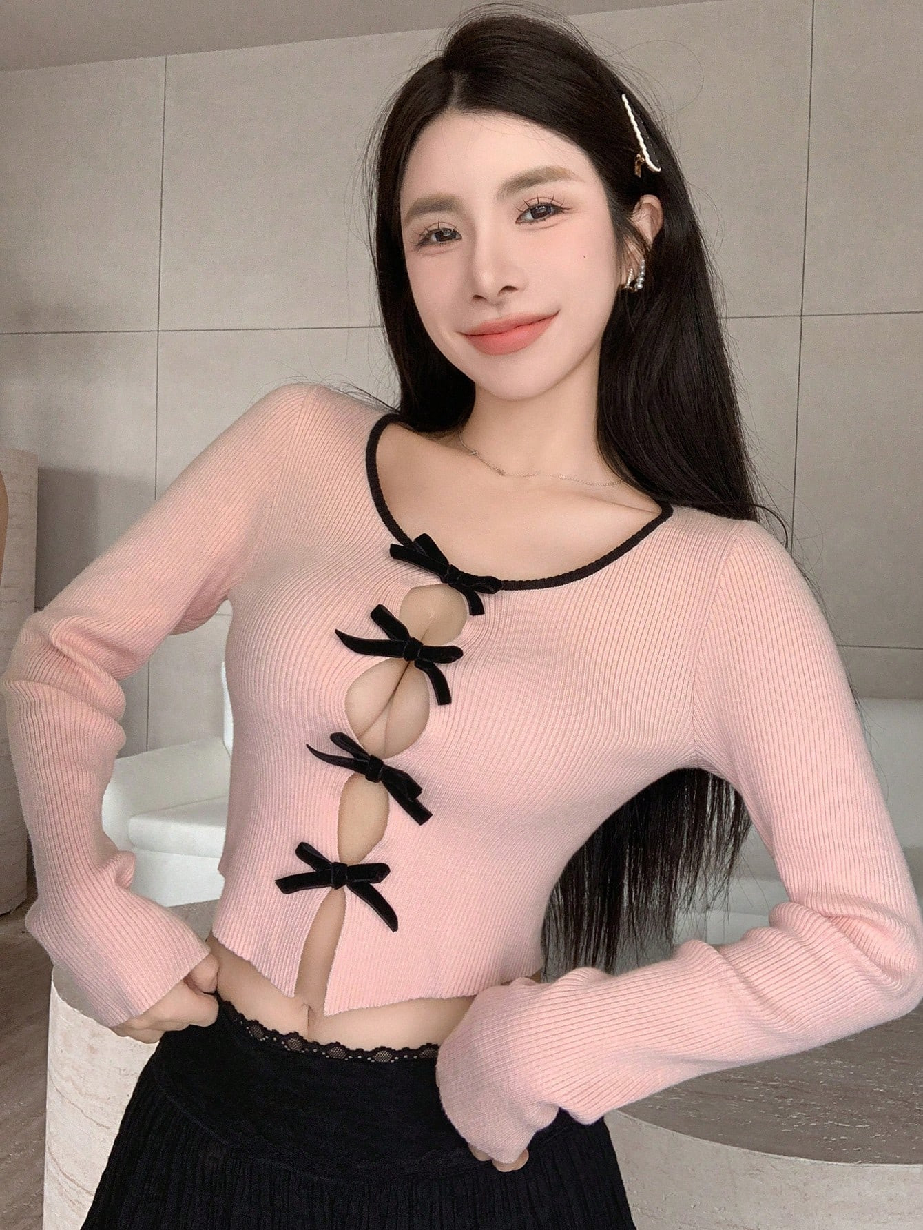 DAZY Contrast Binding Bow Front Crop Sweater | SHEIN