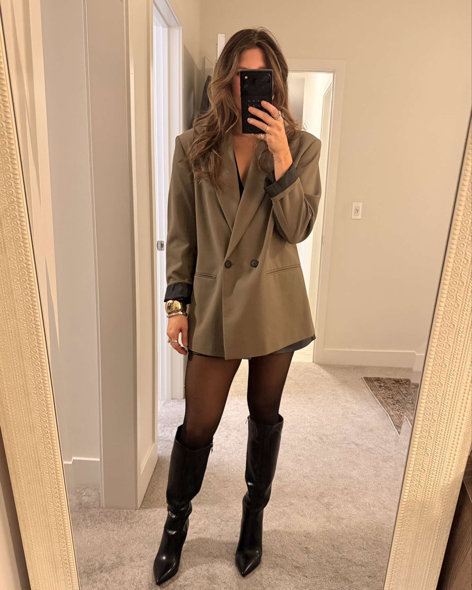 Girls night out OOTN! Can never go wrong with an oversized blazer! 

#LTKootd