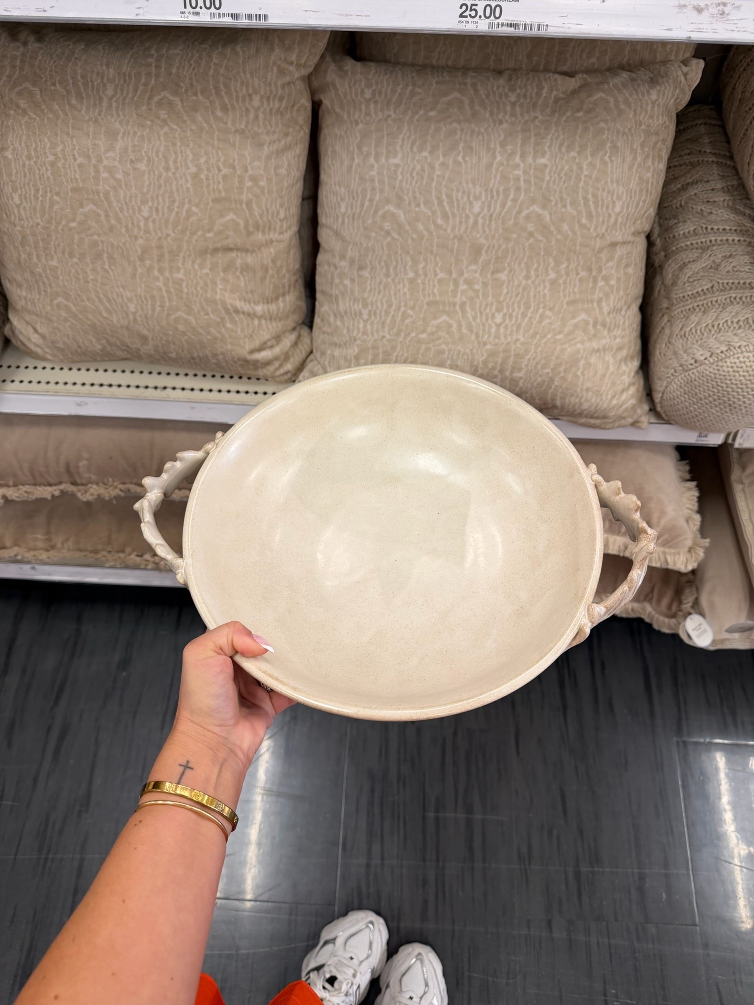 I love the handles on this bowl!

#LTKselfcare #LTKSeasonal #LTKHome