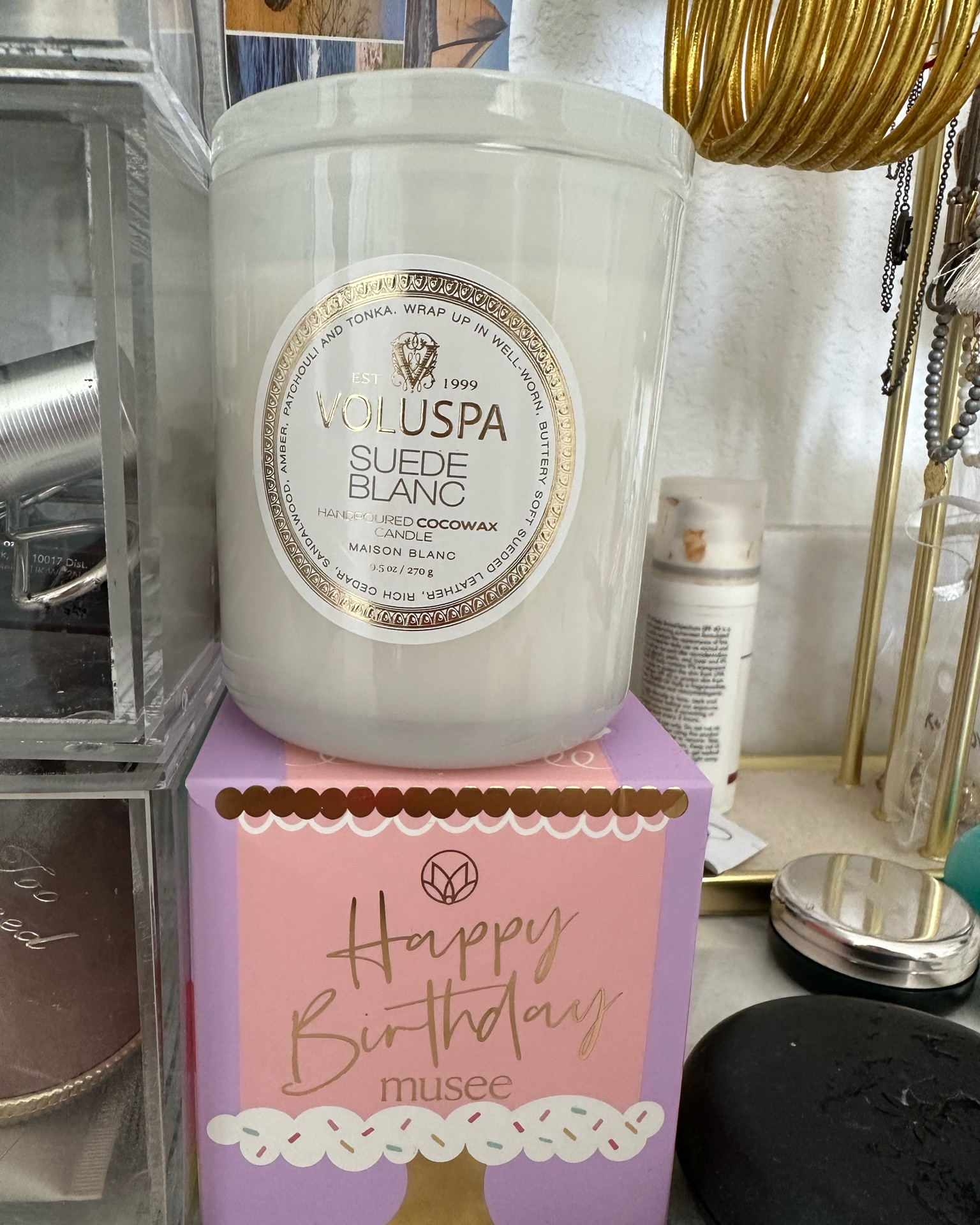 This Voluspa candle smells so fresh! A great gift for the candle lover in your life or just anyone who wants to feel pampered!



#LTKxNSale #LTKSeasonal #LTKhome