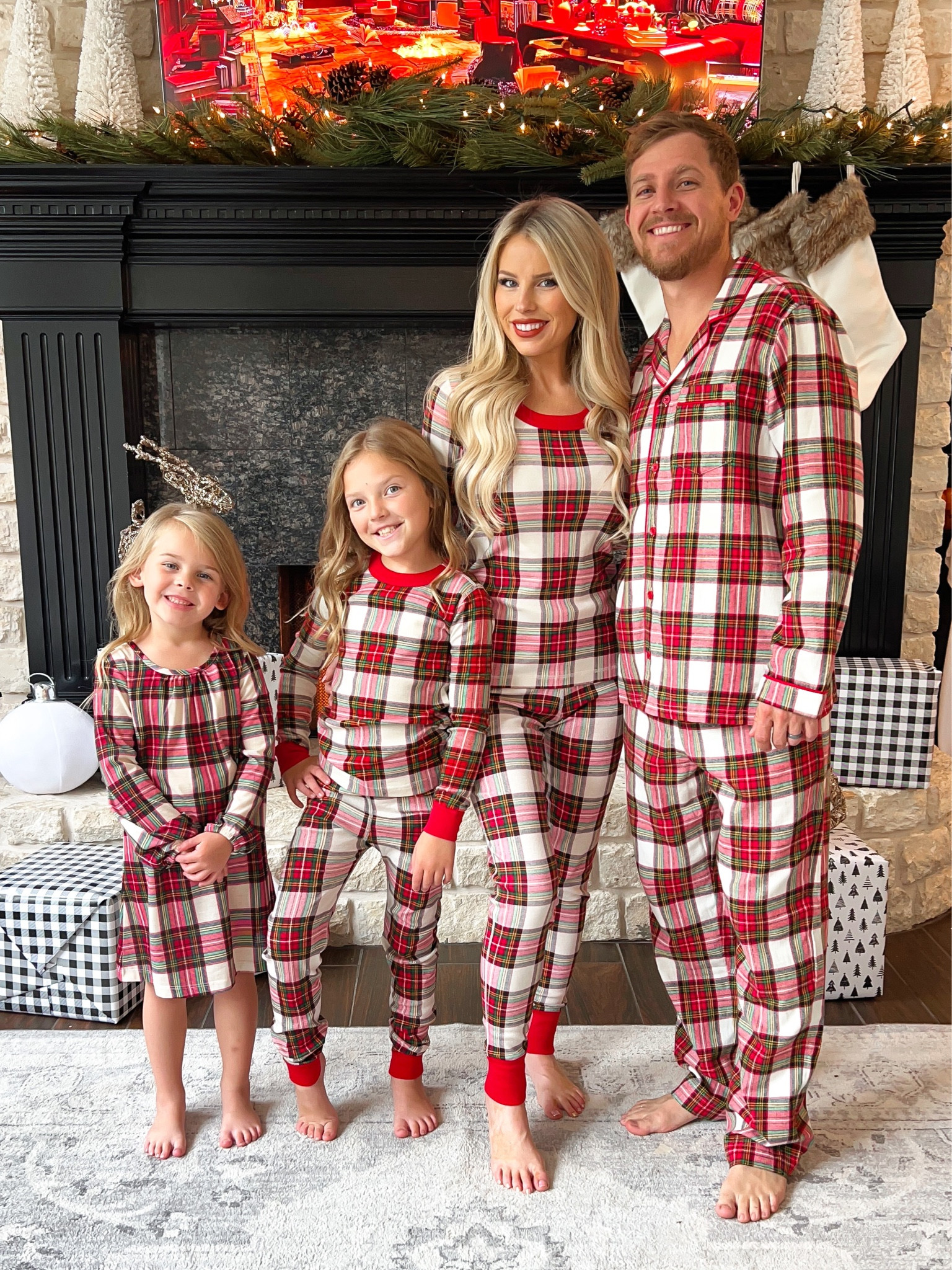 Matching family Christmas pajamas. Holiday pajamas. Marching family pajamas. Hanna Andersson pajamas 

#LTKHoliday #LTKfamily #LTKSeasonal