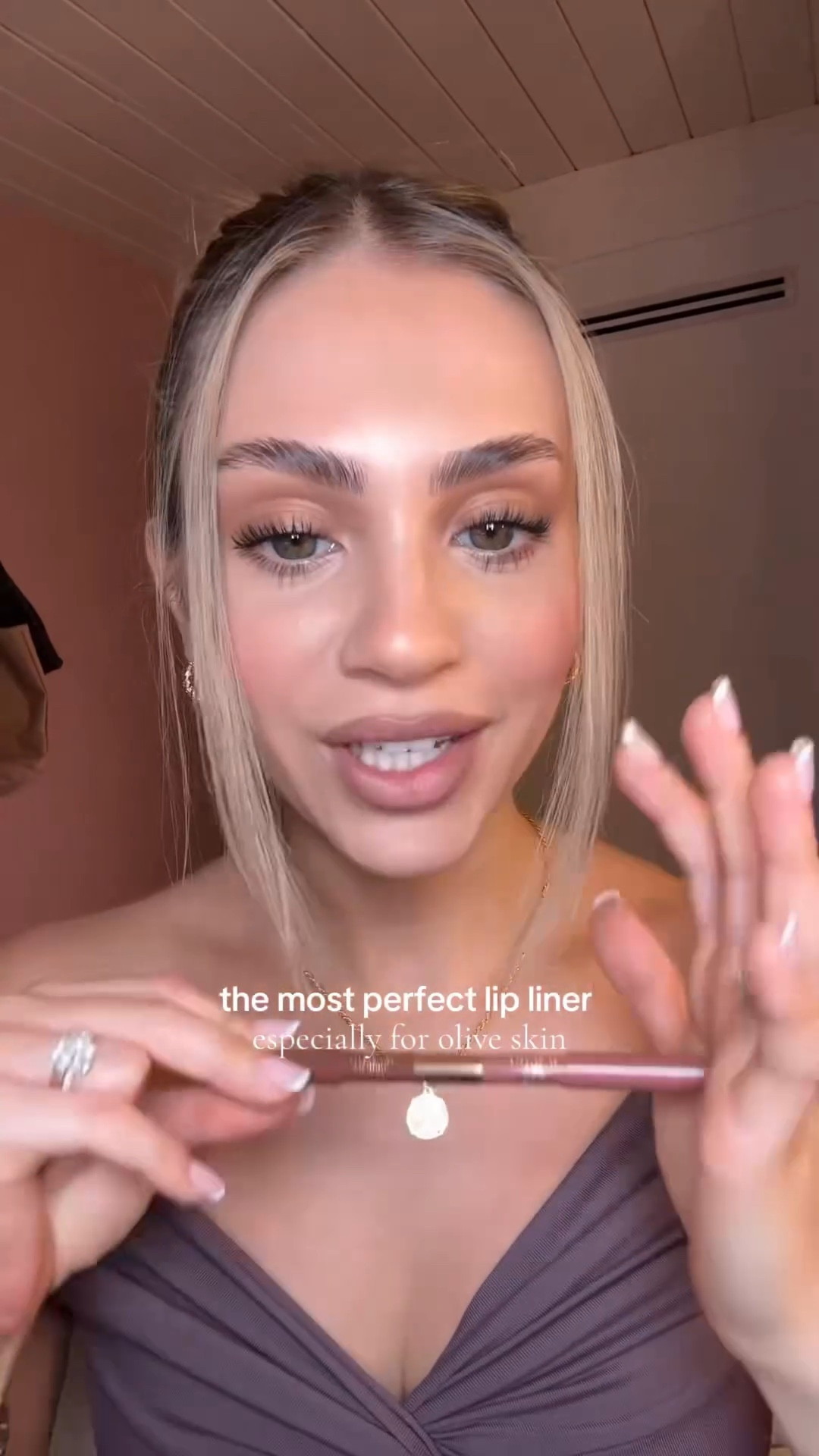 This is my lip liner for life @charlottetilbury 🫦 whoever created the lip cheat dual ended lip liners, you’re a genius 

This js the super nudes lip cheat contour duo lip liners in shade medium 

 #newatsephora #lipcombo #charlottetilbury #lipliner #newfavoritemakeup #oliveskin #olivemakeup

#LTKStyleTip #LTKBeauty