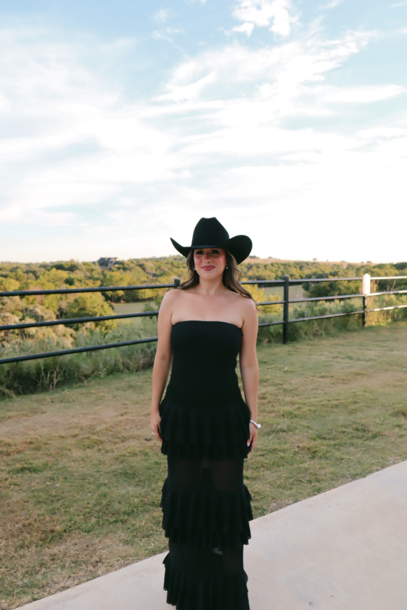 FALL WEDDING GUEST DRESS 🖤

#LTKWedding #LTKStyleTip #LTKSeasonal
