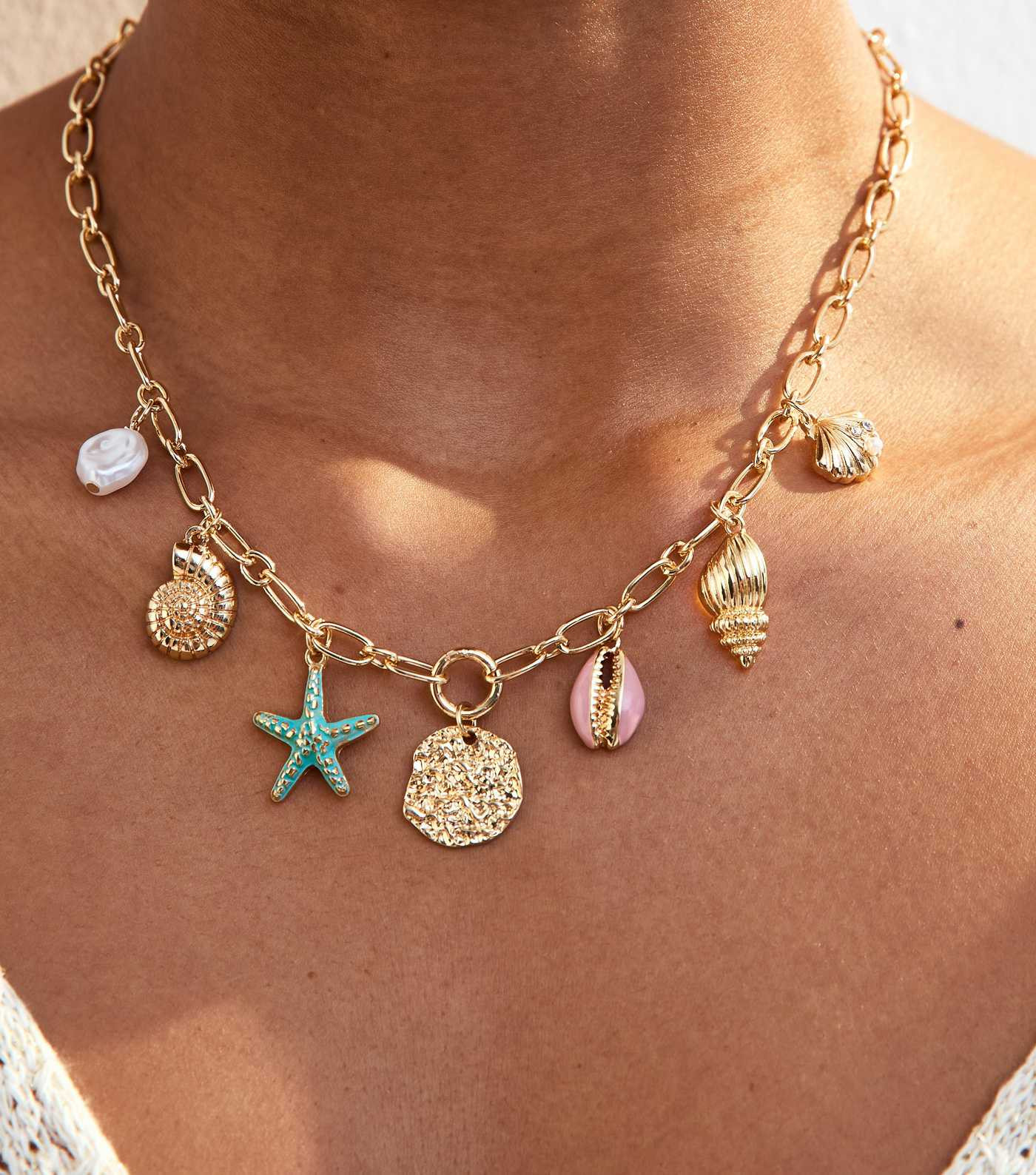 Gold Tone Shell Charm Necklace | New Look | New Look (UK)