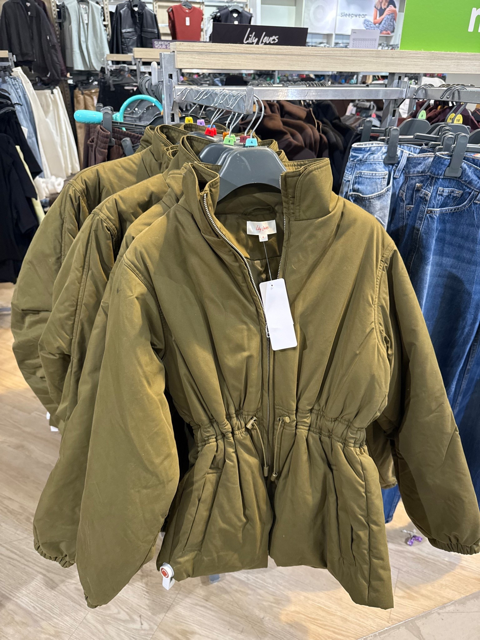 I’m wearing an 8 in the video, still room to wear a knit or long sleeve for winter x