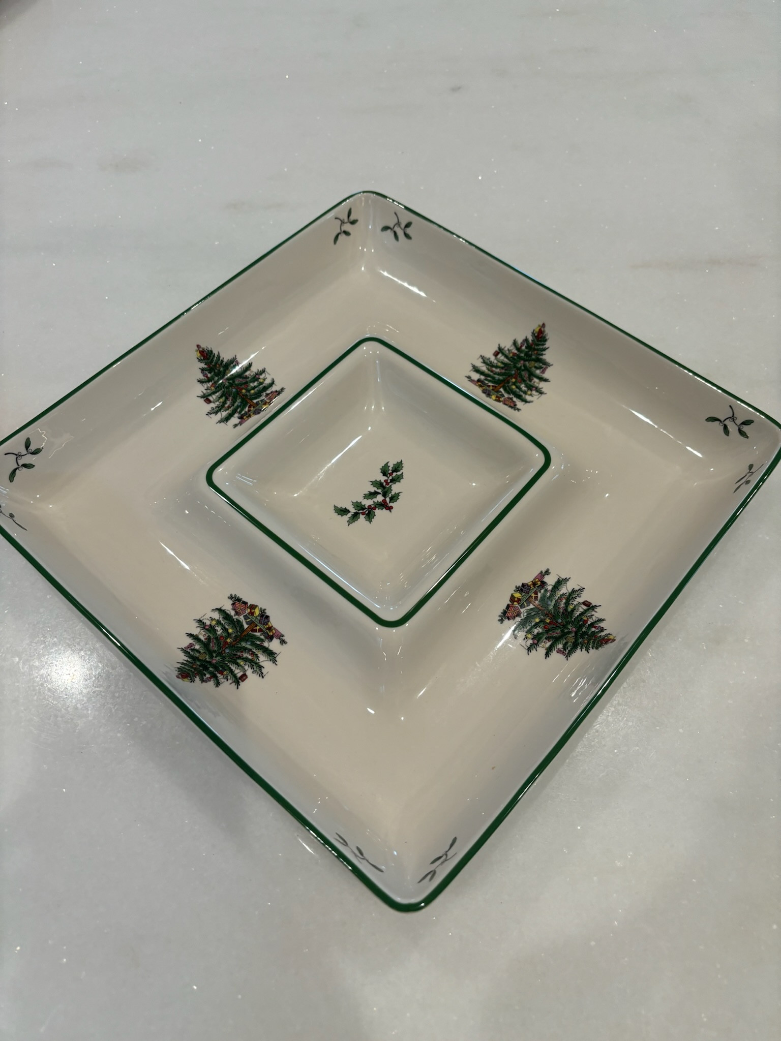 Christmas tree porcelain dish!

Chips and dip, appetizer, holiday, serving platter, charcuterie, entertaining, holiday, hosting