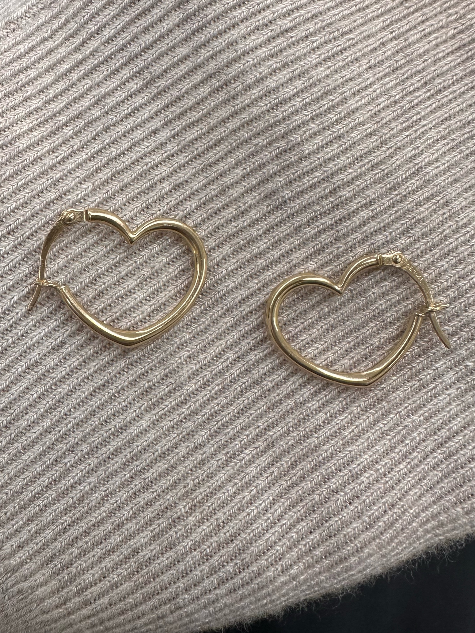Experimentingwithdecor received these beautiful gold heart hoop earrings for Valentine’s Day and she’s hibernating wearing them on a daily! These are great earrings for everyday use! 

#LTKsalealert #LTKhome #LTKstyletip