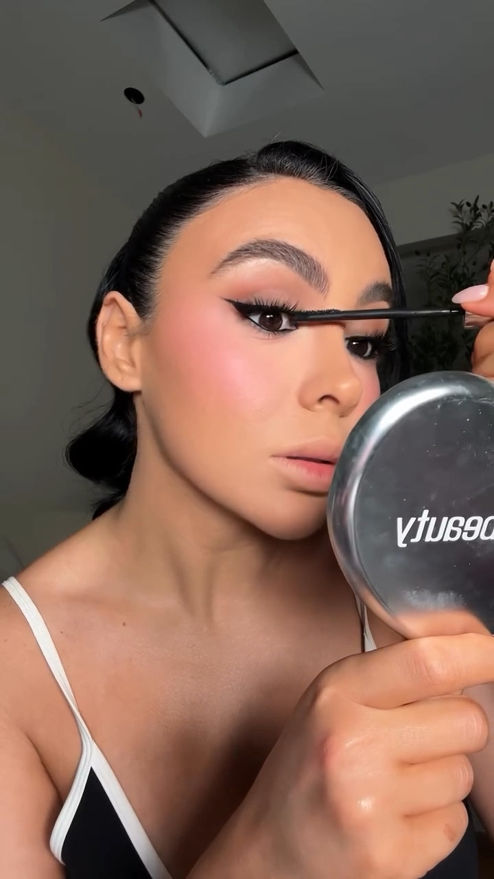 Part 2 🎀

#makeupartist #makeuptutorial #makeupideas #grwm