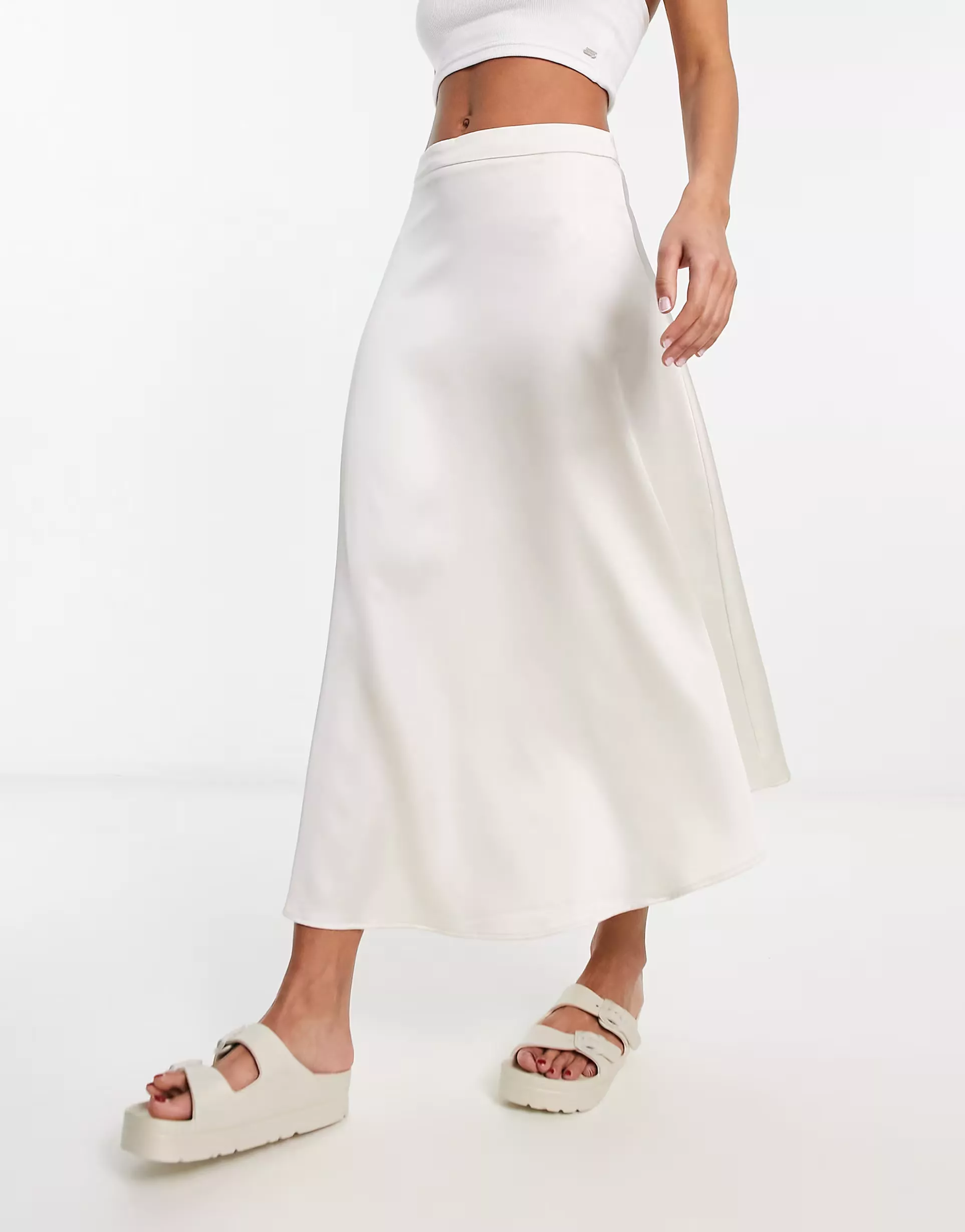 Satin midi 2025 skirt stradivarius