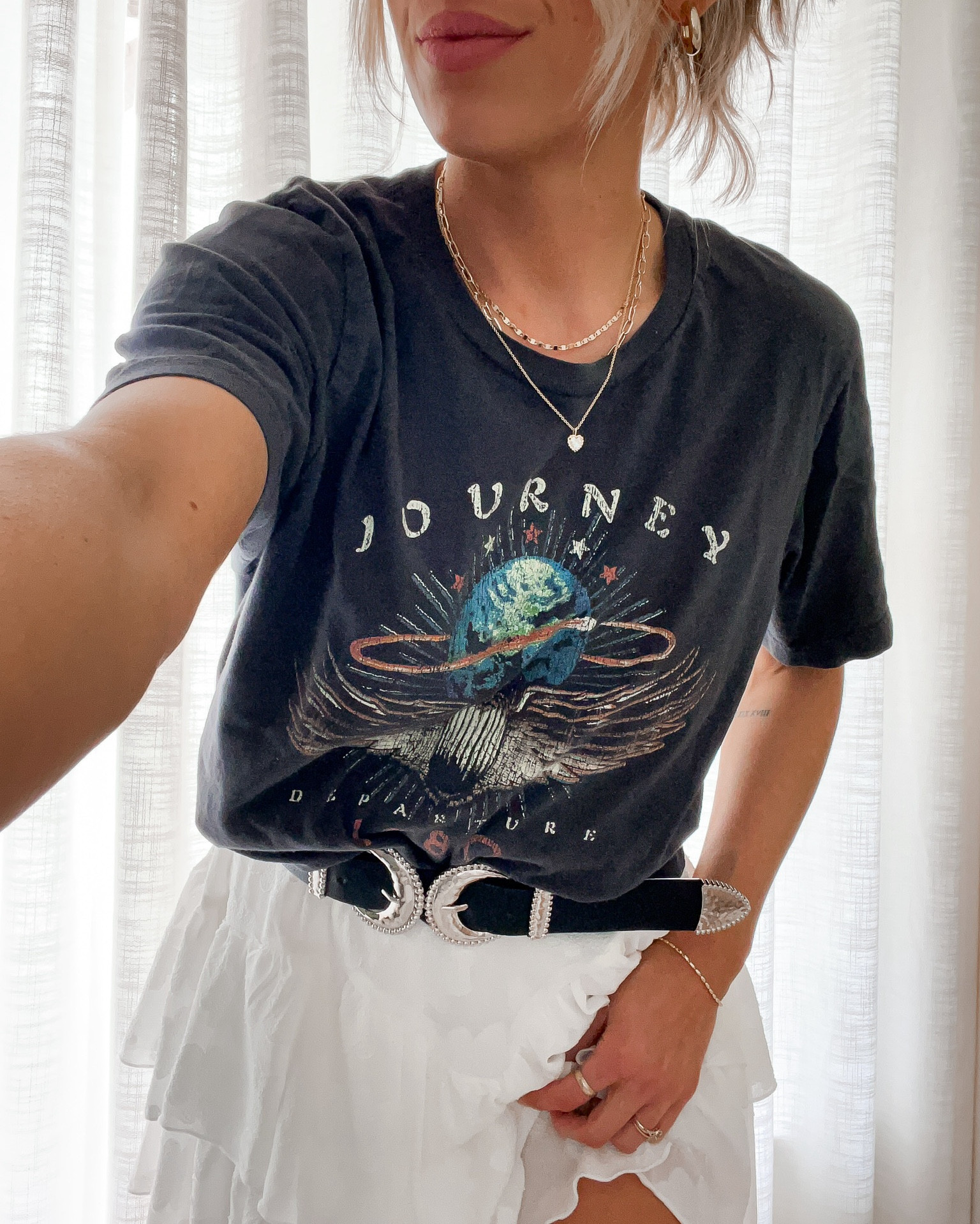 obsessed with graphic tees rn!! 🤩

Pair with denim shorts or even untucked over a mini skirt! I’ll link a few that are in stock!! 🫶🏻

Sizing Details ✨ 
5’4’’ • 120 lbs • 30D 

Top: Large* I do size up for an oversized look! Typically wear an XS/S

#LTKSeasonal #LTKStyleTip #LTKBeauty