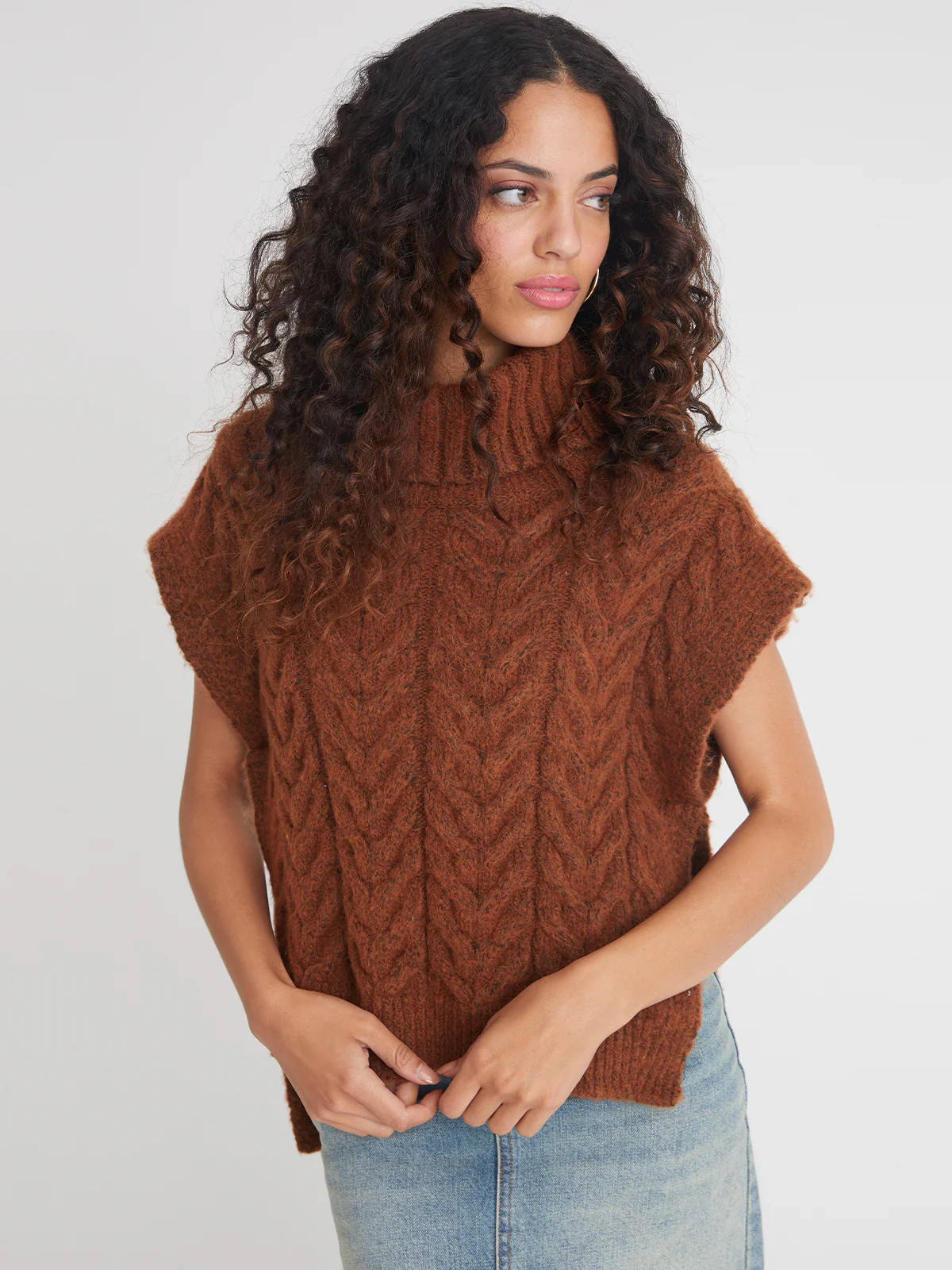 Blake: High-Low Cable Vest | 525 America