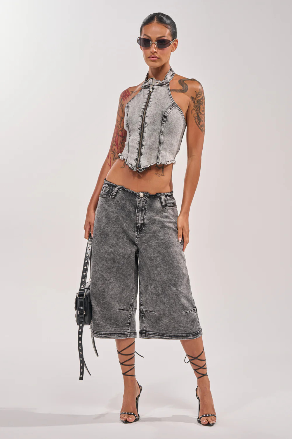 BREAK UP WITH HIM DENIM SHORTS IN DARK WASH | AKIRA
