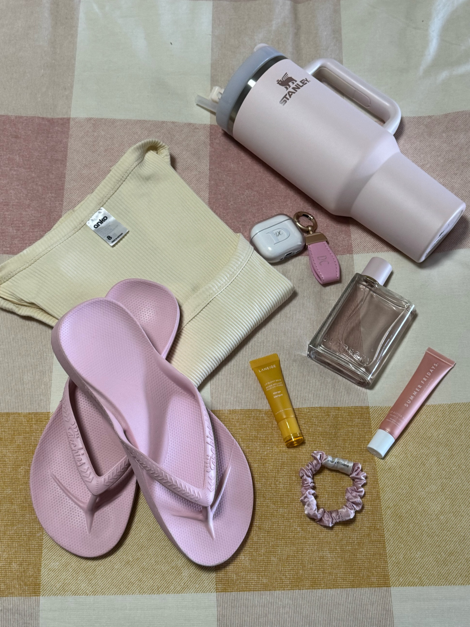 My current colour palette for summer 💗🤍💛

#LTKgiftguide #LTKaustralia #LTKsummer