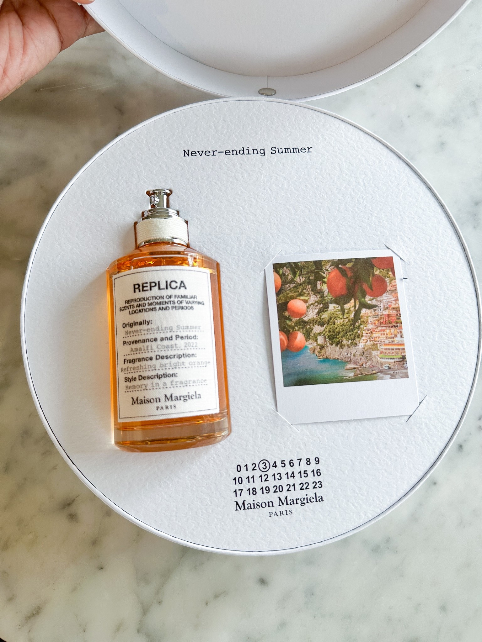 Loving this new Replica fragrance - Never Ending Summer. It’s like they bottled up summer: smells bright, vibrant and fresh 🌼🥰 Plus, up to 20% off during the Sephora sale 🙌🏽