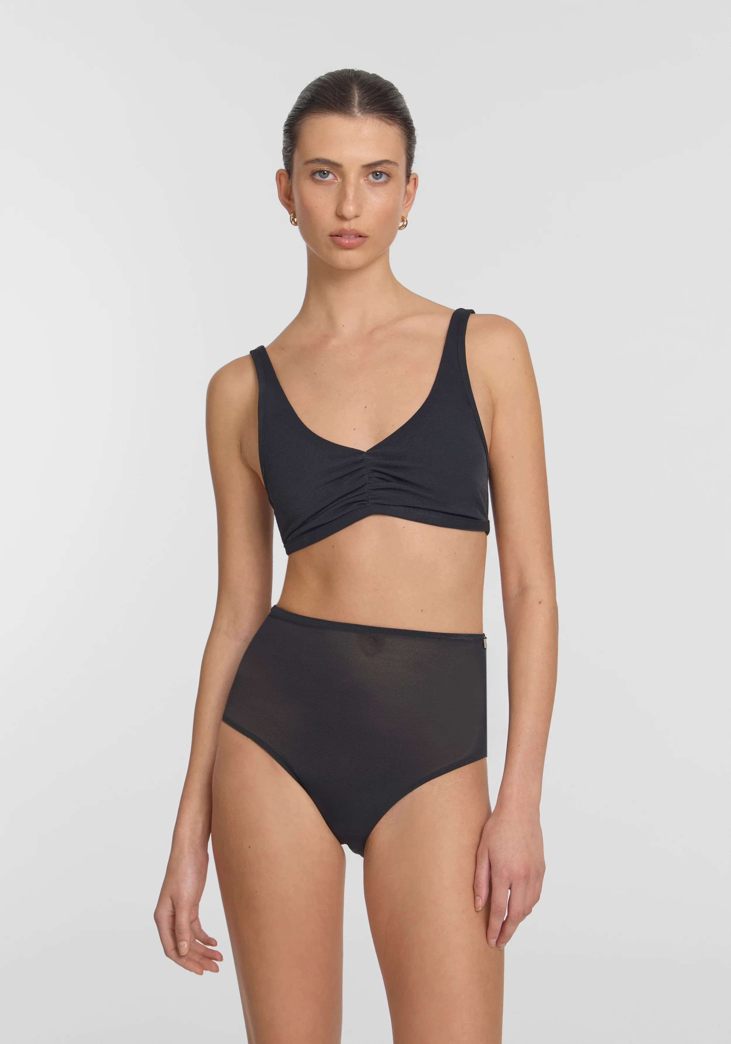 V&W Foundation Crop Bra IN | LINGERIE | VIKTORIA & WOODS | Viktoria & Woods