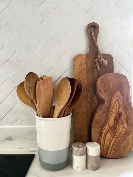 Kitchen accessories for the perfect tablescape serveware, wooden spoons, wooden chopping boards and marble salt and pepper shakers

#LTKGift (“Entry”)





#LTKhome #LTKeurope #LTKGiftGuide