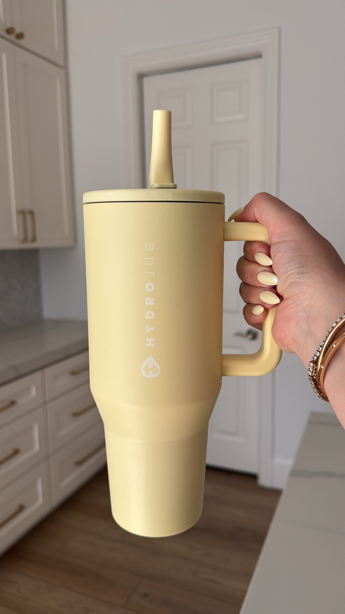 butter yellow 40 oz hydrojug 💛 

#LTKFindsUnder50 #LTKHome #LTKSeasonal