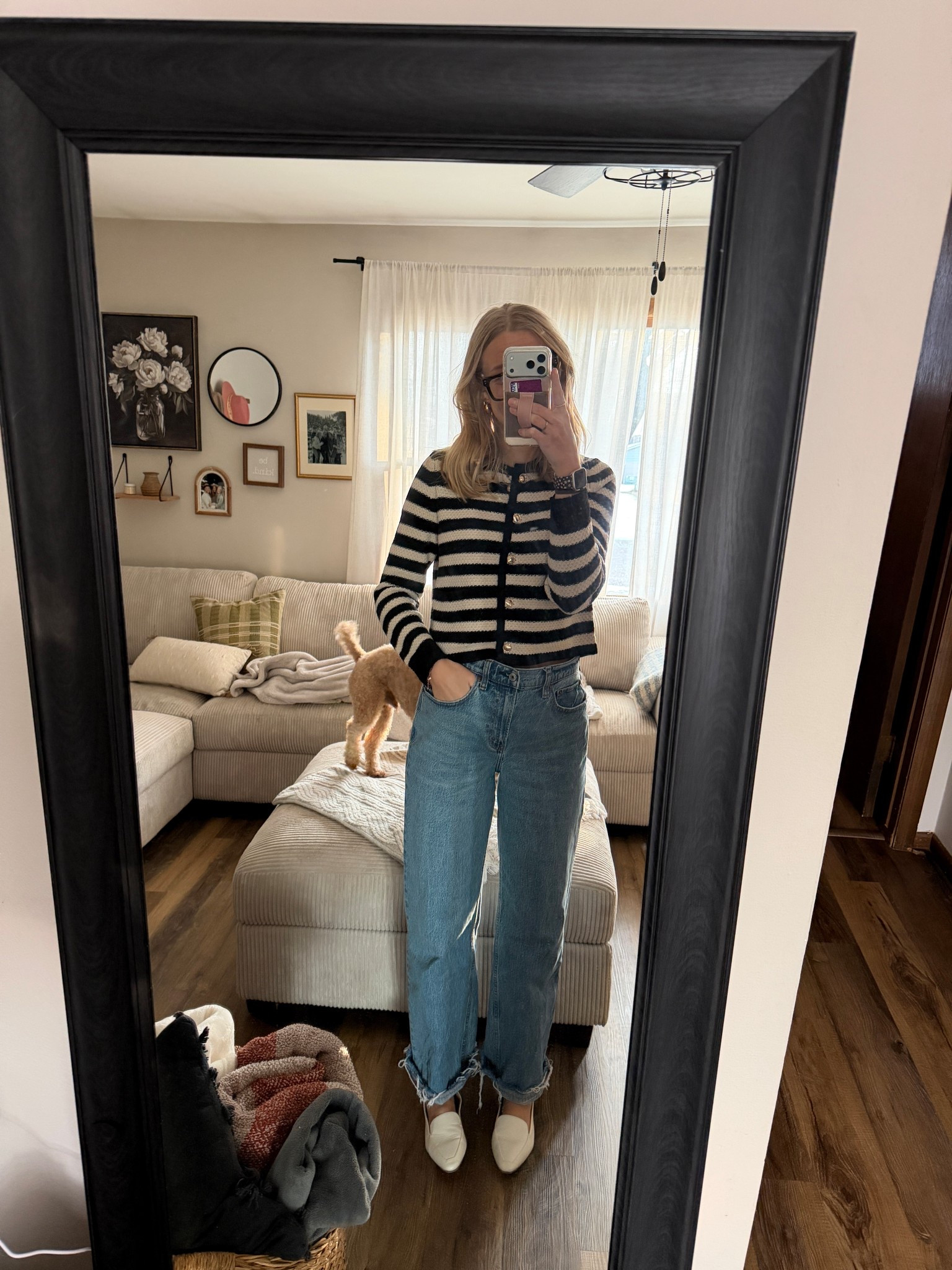 Yesterday’s office outfit.. we LOVE a basic sweater with some straight leg jeans — 02.10.26 🖤🤍

Size small in striped @Target sweater
Size 26 in @abercrombie jeans
Size 8.5 in white @Target flats 
Size small in black Old Navy ribbed tank top

#Targetsweaters #Targetjeans #Targetdenim #Targetstyle #Targetfashion #OldNavyshoes #OldNavytanktops #OldNavybasics #outfitoftheday #springoutfits #businesscasualoutfits

#LTKootd #LTKWorkwear #LTKOver40