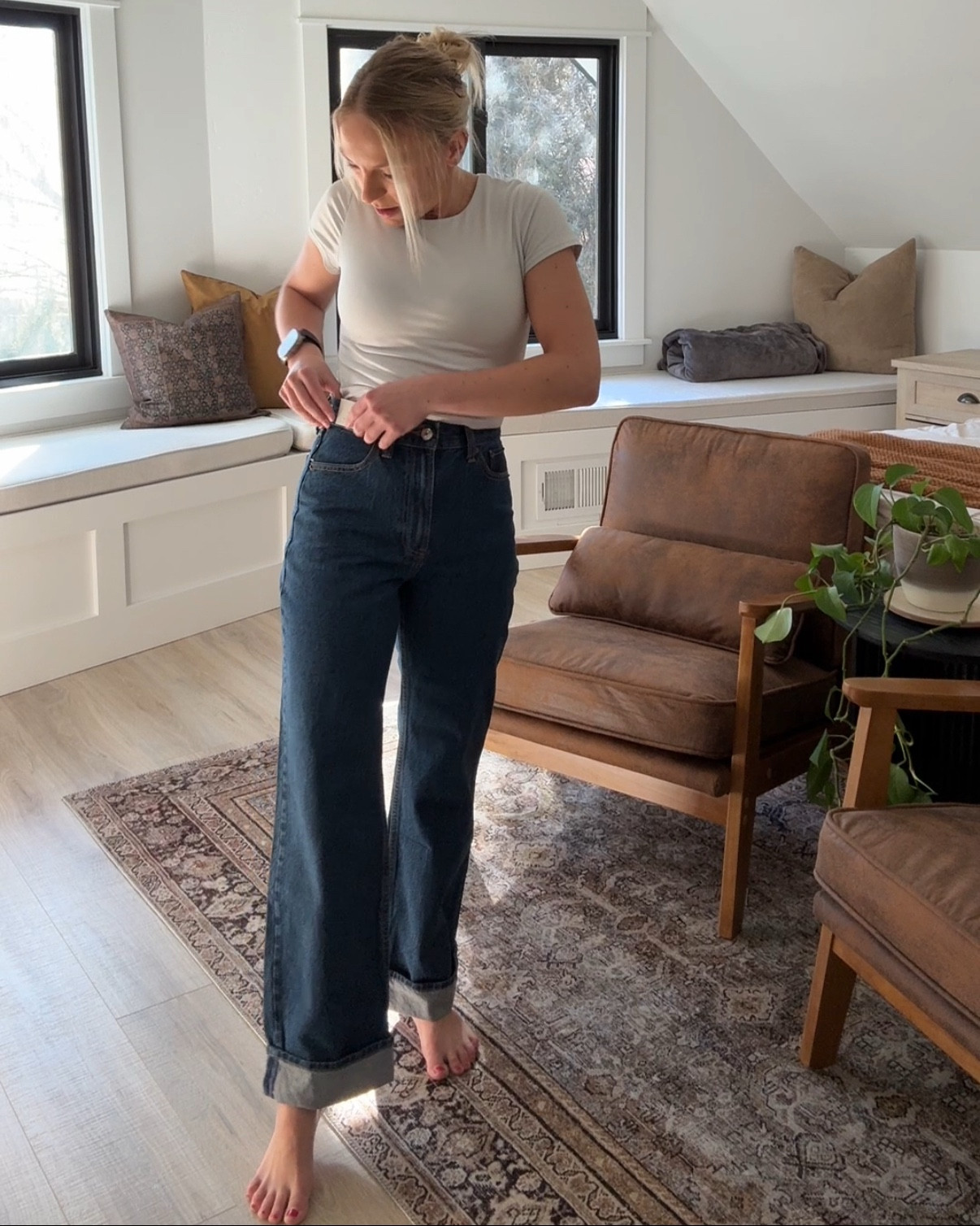 My first pair of wide leg jeans! Who know they are cute on short girlies lol. Wearing a short 24” (& they’re on sale for $50 🤯)

#LTKSaleAlert