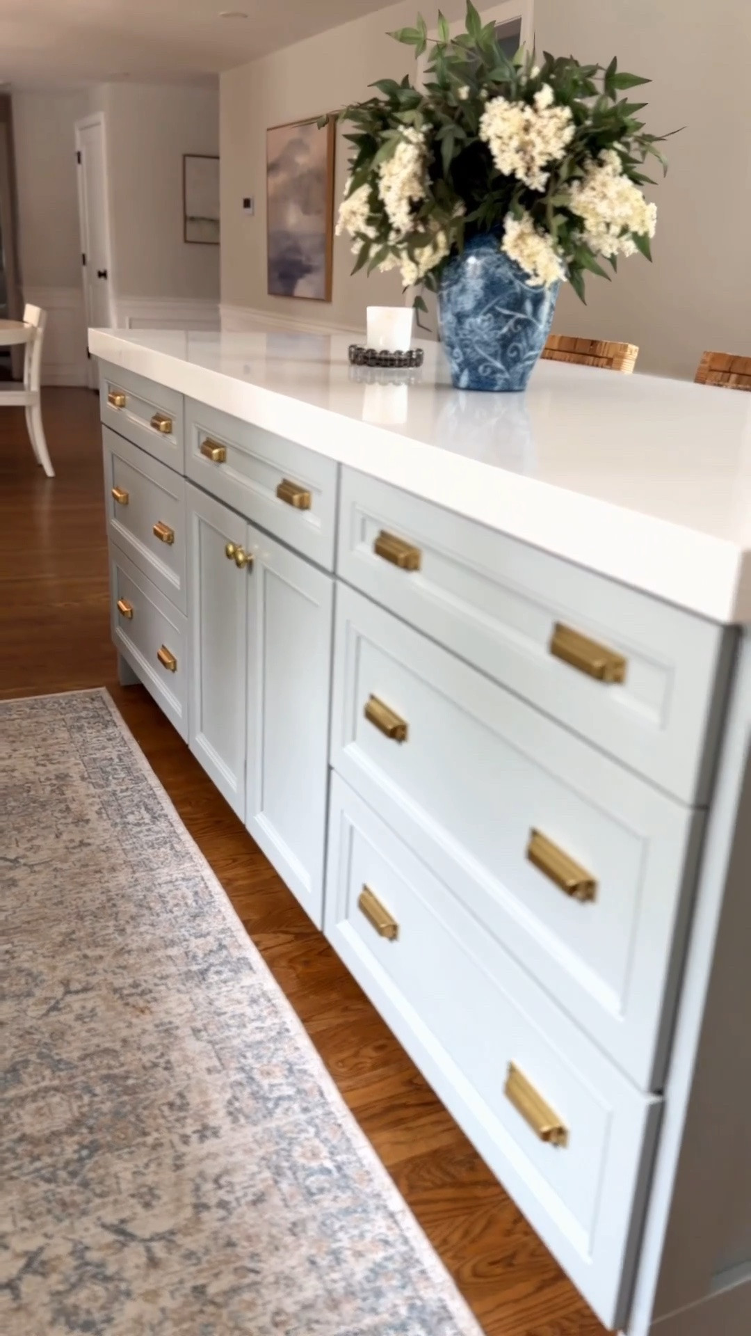 A kitchen and family room that blends together beautifully and is functional for our family! Kitchen pendants are on sale!

#LTKHome #LTKSaleAlert