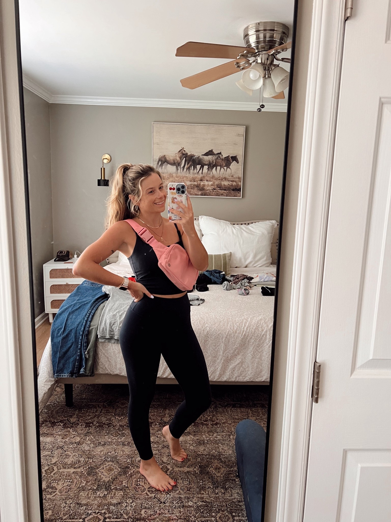 Lulu🍋 dupe!! This material is everything. TTS with stretch. Size small in top and bottom! I have the lulu bag on but linked similar options too

#LTKStyleTip #LTKFindsUnder50 #LTKActive